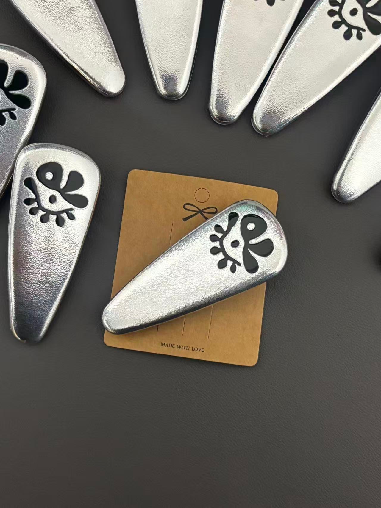 現貨）Cortis 裝飾品