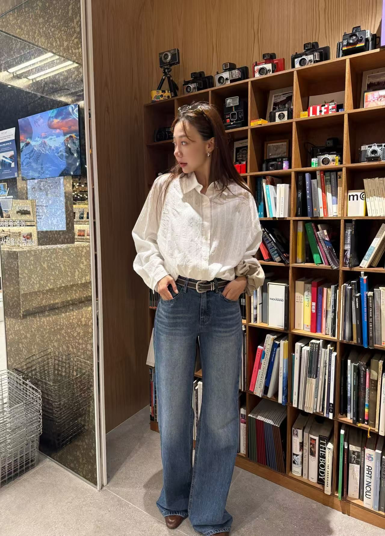 【咕G歐妮】現貨。直條緹花長袖襯衫（3色） 棉質長袖襯衫 氣質素色顯瘦設計款 高級文藝感 韓國製流行女裝