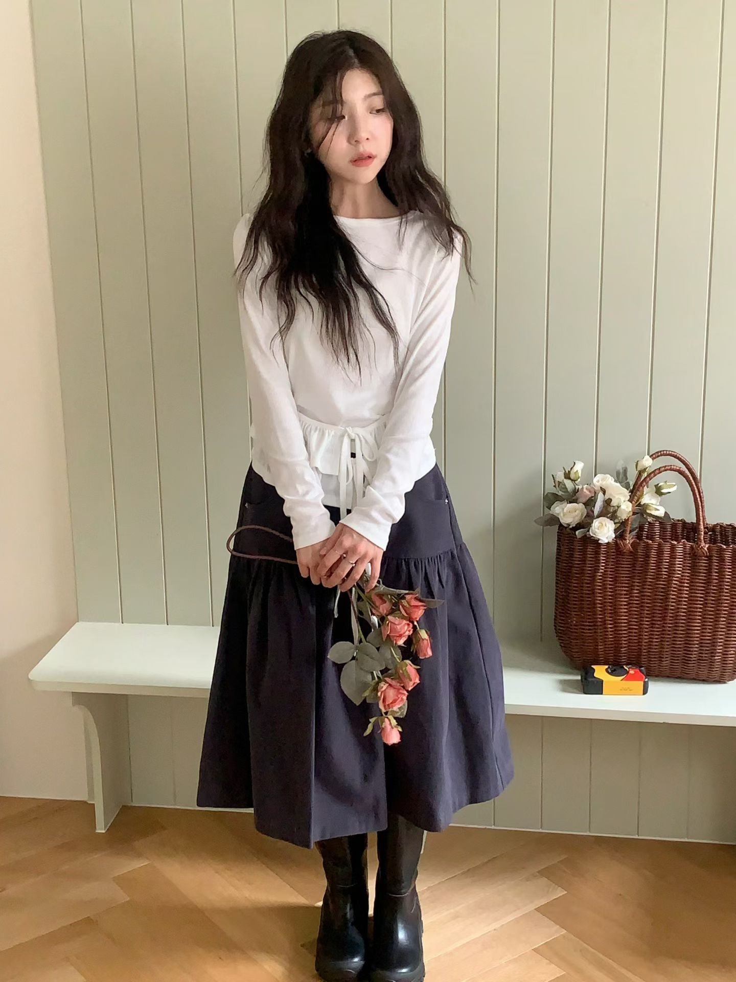 【咕G歐妮】現貨。正韓素色荷葉上衣（3色） 合身上衣 腰部荷葉綁帶 收腰荷葉邊 修身版型 百搭素色氣質款 韓國製流行女裝