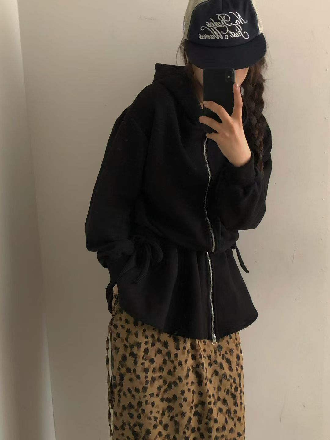 【咕G歐妮】現貨。正韓抽繩束腰上衣（3色） 拉鍊連帽衛衣 長袖T恤 長版修身設計款 韓國製流行女裝