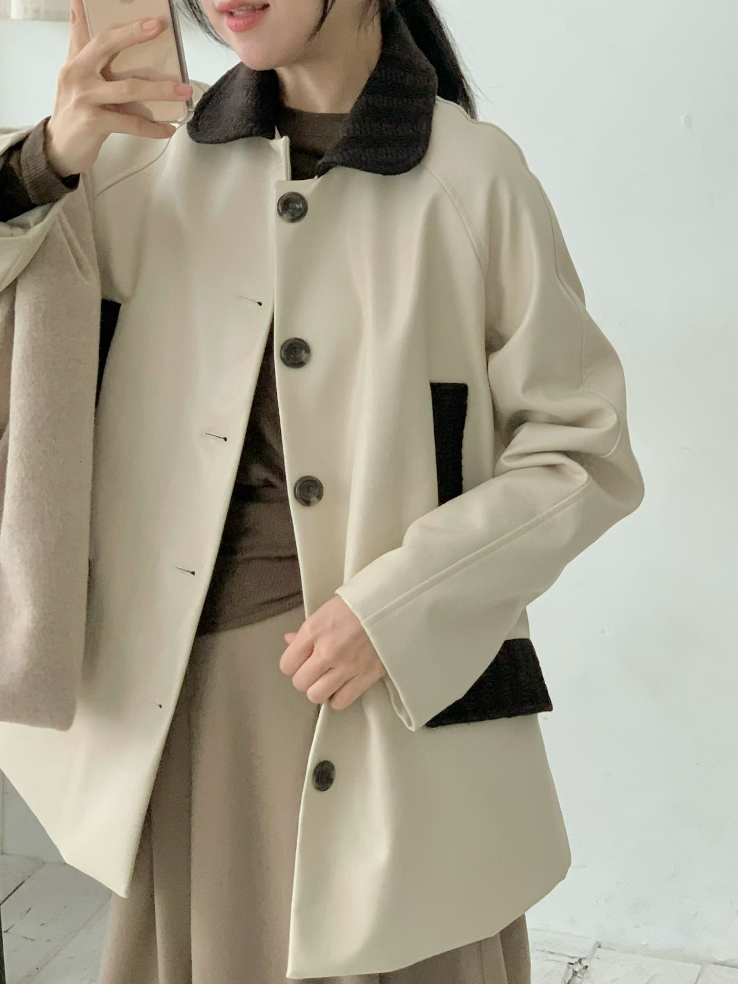 【咕G歐妮】正韓現貨。撞色長版皮質外套（2色） 皮革羊毛領風衣外套 排釦中長版舖棉外套 韓國製流行女裝