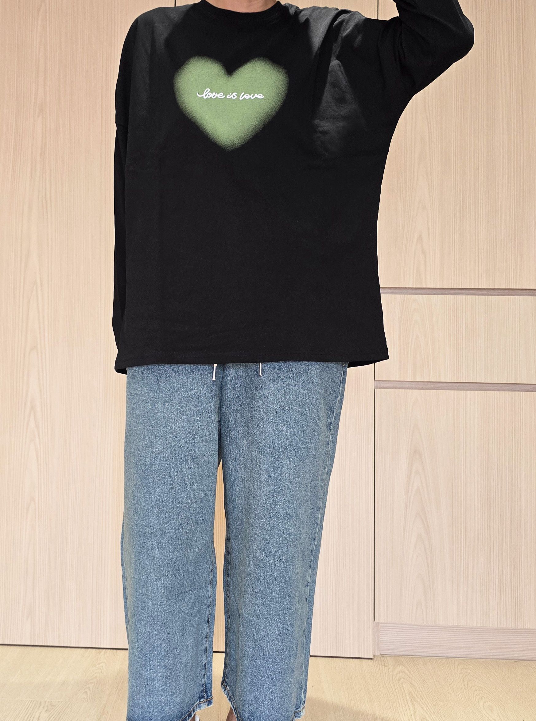 【咕G歐妮】現貨。正韓落肩寬版T恤（2色） 愛心長袖上衣 寬鬆版型 長版T恤 舒適率性街頭感 韓國製流行女裝