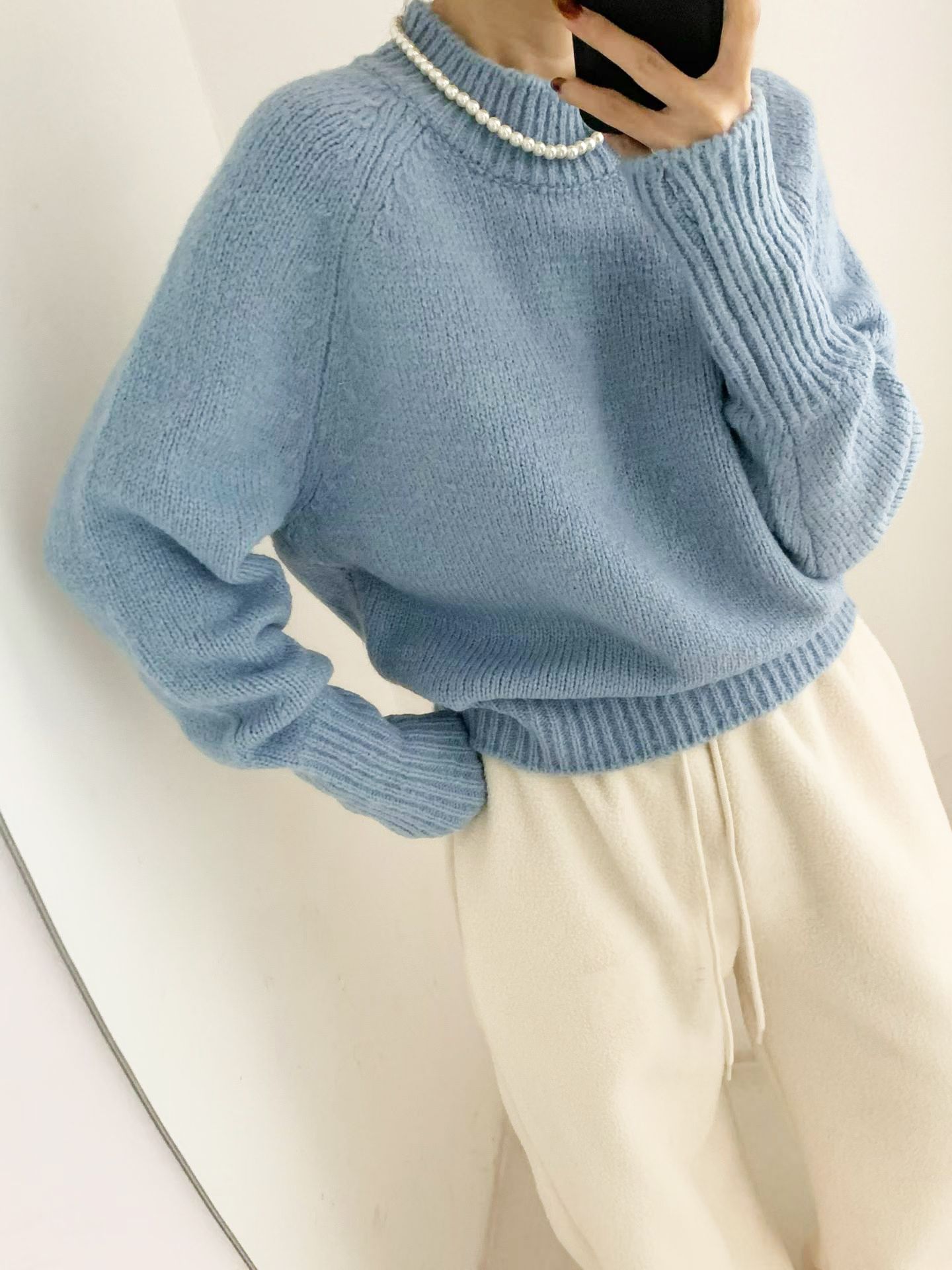 《咕G歐妮》正韓現貨。小高領素色針織衫（2色） 簡約溫柔針織毛衣 連袖針織上衣 柔軟不扎保暖百搭羅紋袖 韓國製流行女裝