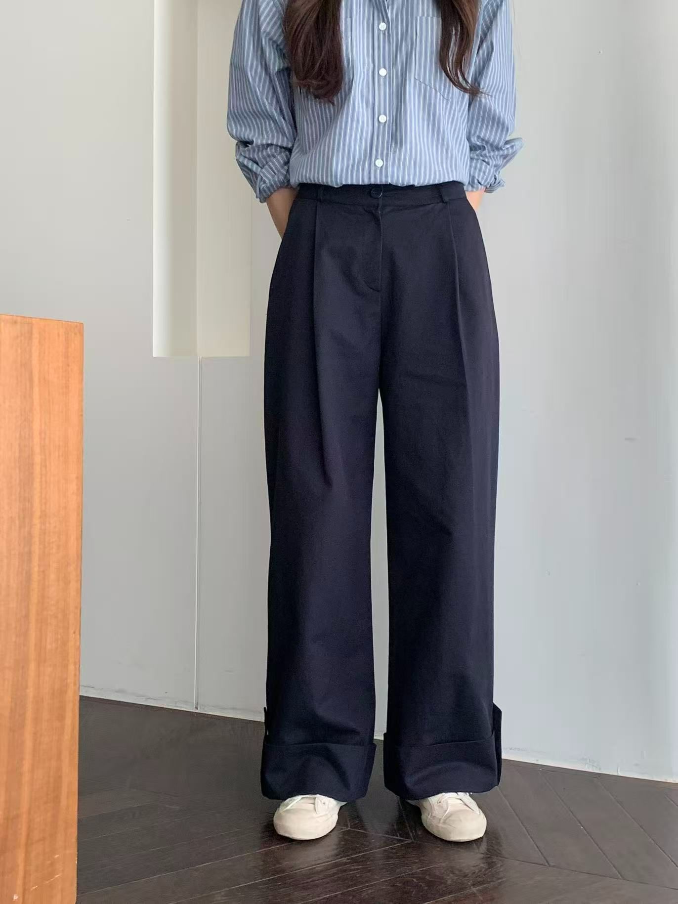 《咕G歐妮》正韓現貨。褲管反摺西裝褲（2色） 百搭素色長挺版長褲 壓摺西裝長褲 率性直筒反摺褲 韓國製流行女裝