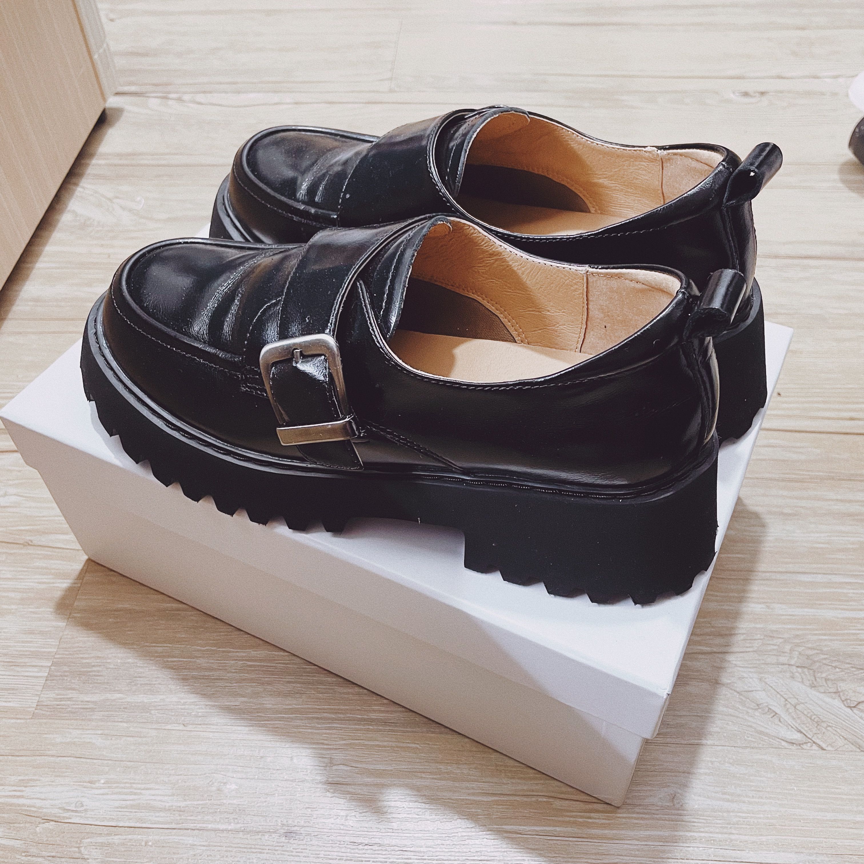 【近全新】真皮厚底樂福-增高側釦 （39）