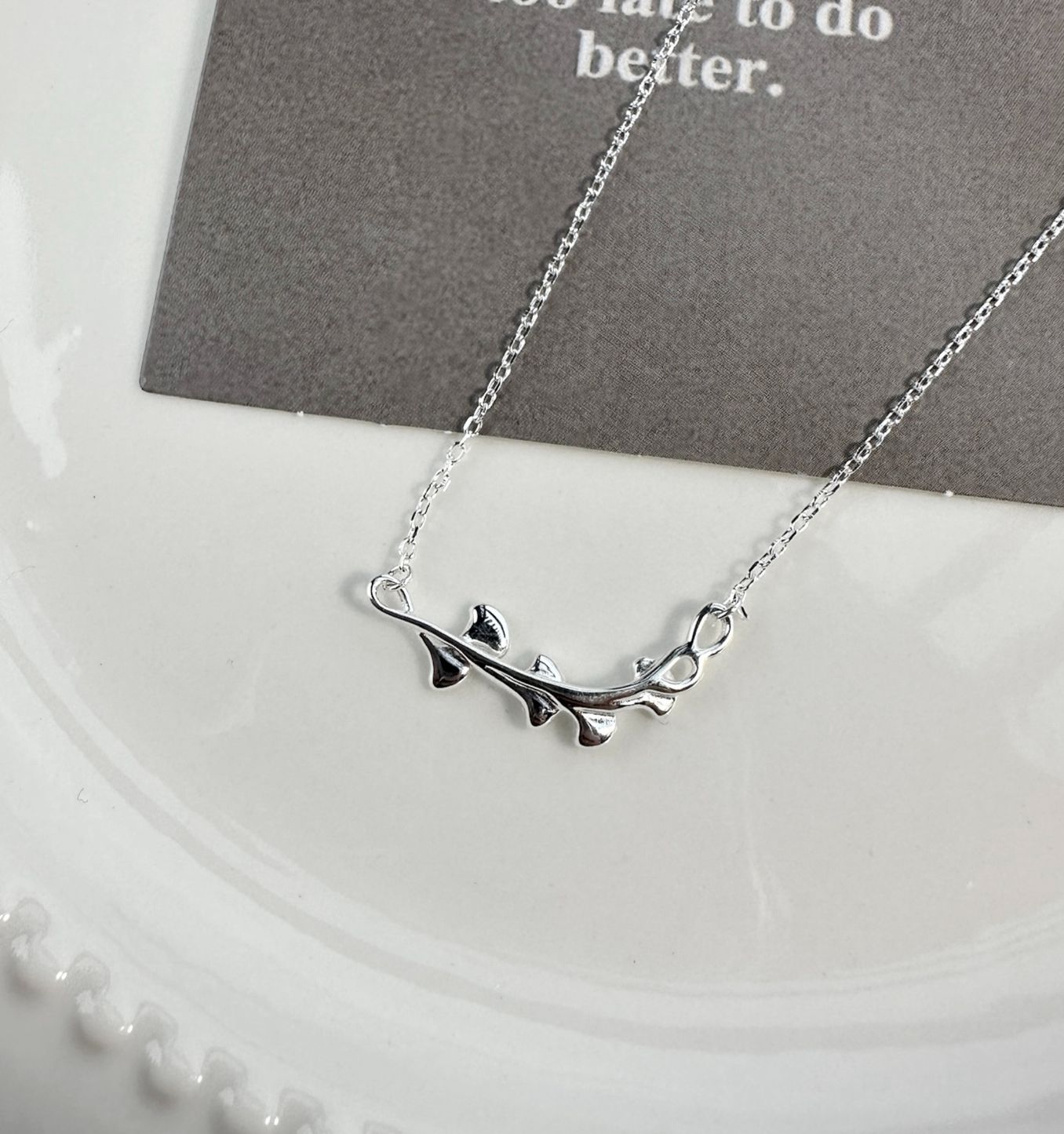 𝐍𝐎𝐖𝐀𝐃𝐀𝐘𝐒｜[925純銀]銀杏葉吊墜鎖骨項鏈 925純銀 純銀 氣質 韓系 nowadays