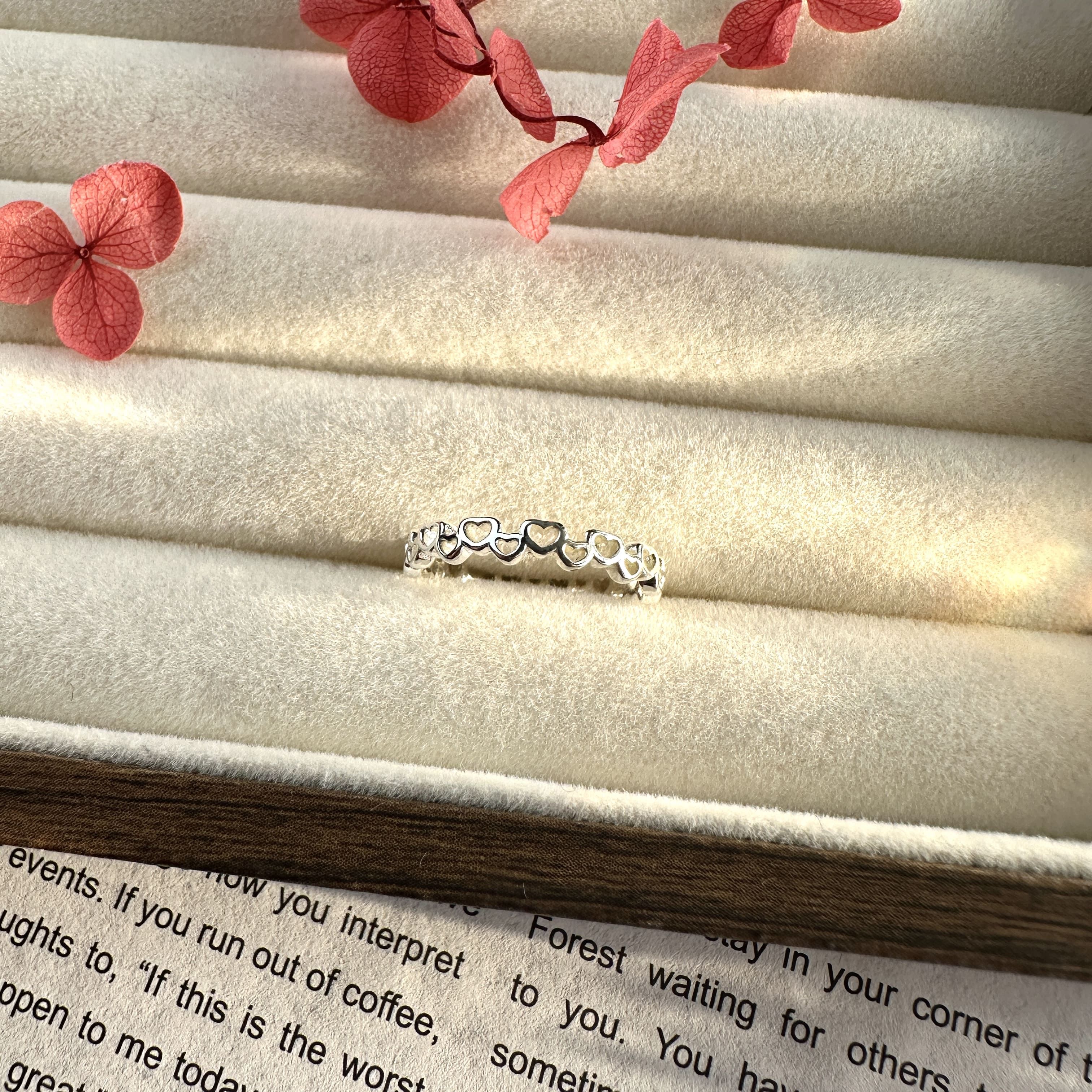 𝐍𝐎𝐖𝐀𝐃𝐀𝐘𝐒｜[925純銀]活力鏤空環繞愛心戒指 戒指 925純銀 純銀 nowadays