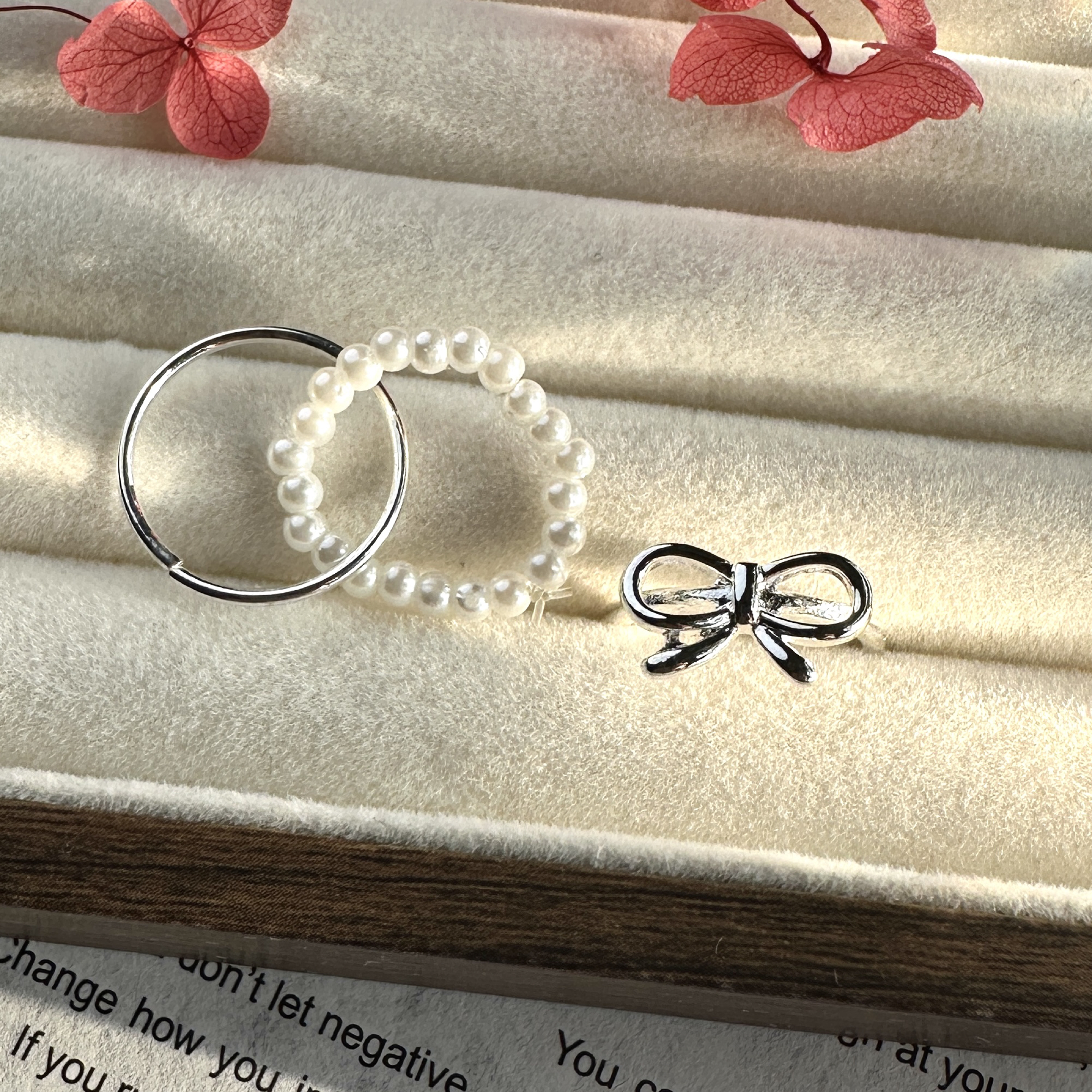 𝐍𝐎𝐖𝐀𝐃𝐀𝐘𝐒 | 珍珠+蝴蝶結戒指-兩件疊戴組 珍珠 蝴蝶結 韓系 nowadays