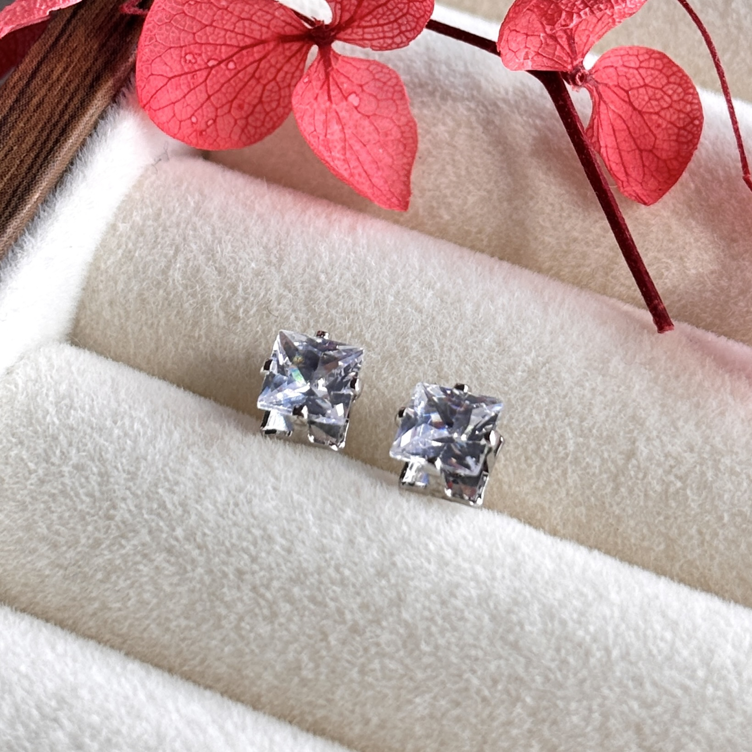 𝐍𝐎𝐖𝐀𝐃𝐀𝐘𝐒 | [925銀針]幾何方鑽耳環 飾品 韓系 氣質 nowadays