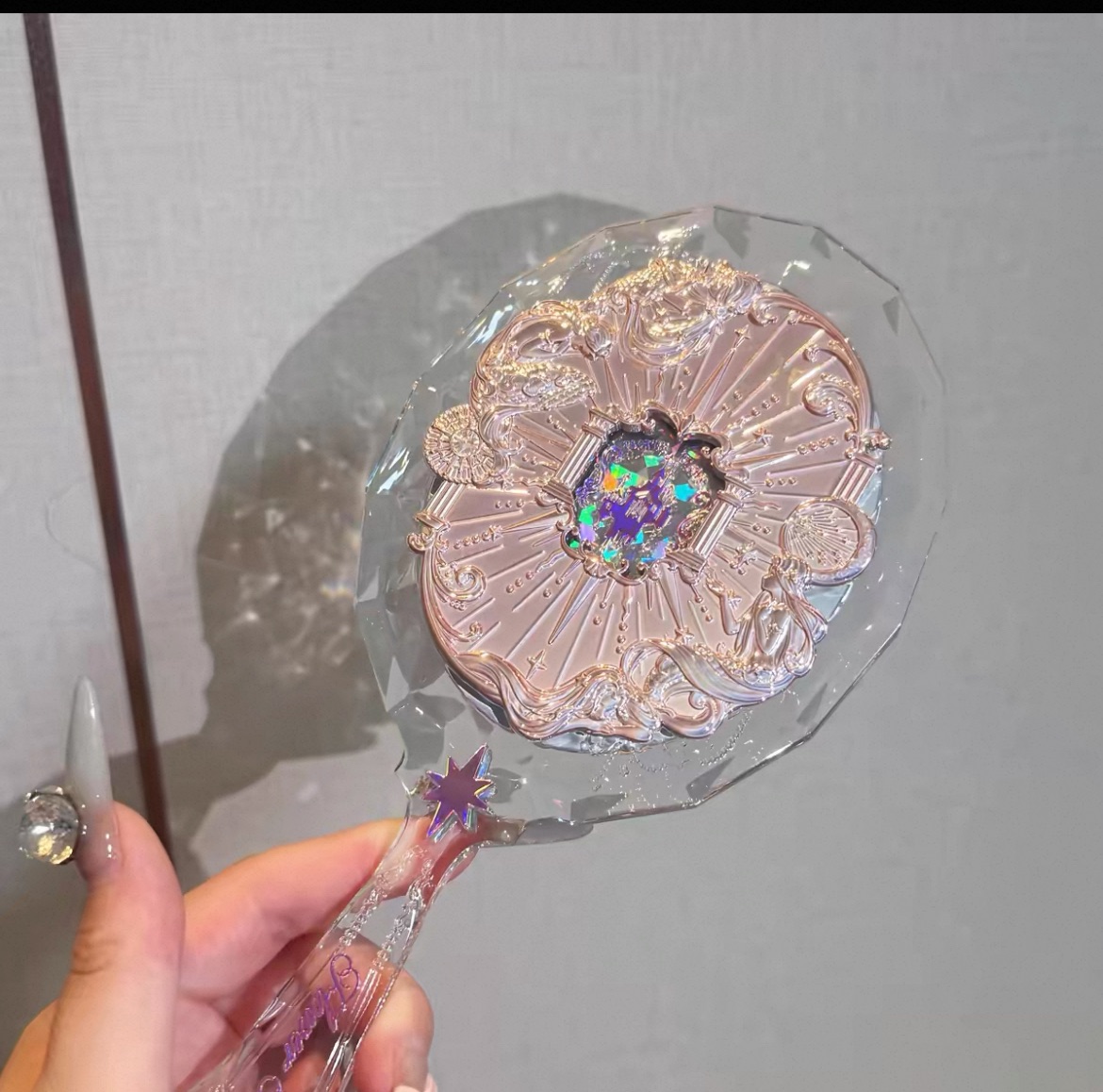 絕版人魚手拿鏡