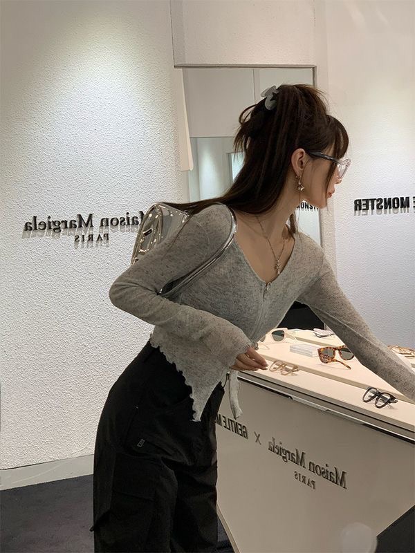 2025101601 長袖低圓領薄款修身針織衫