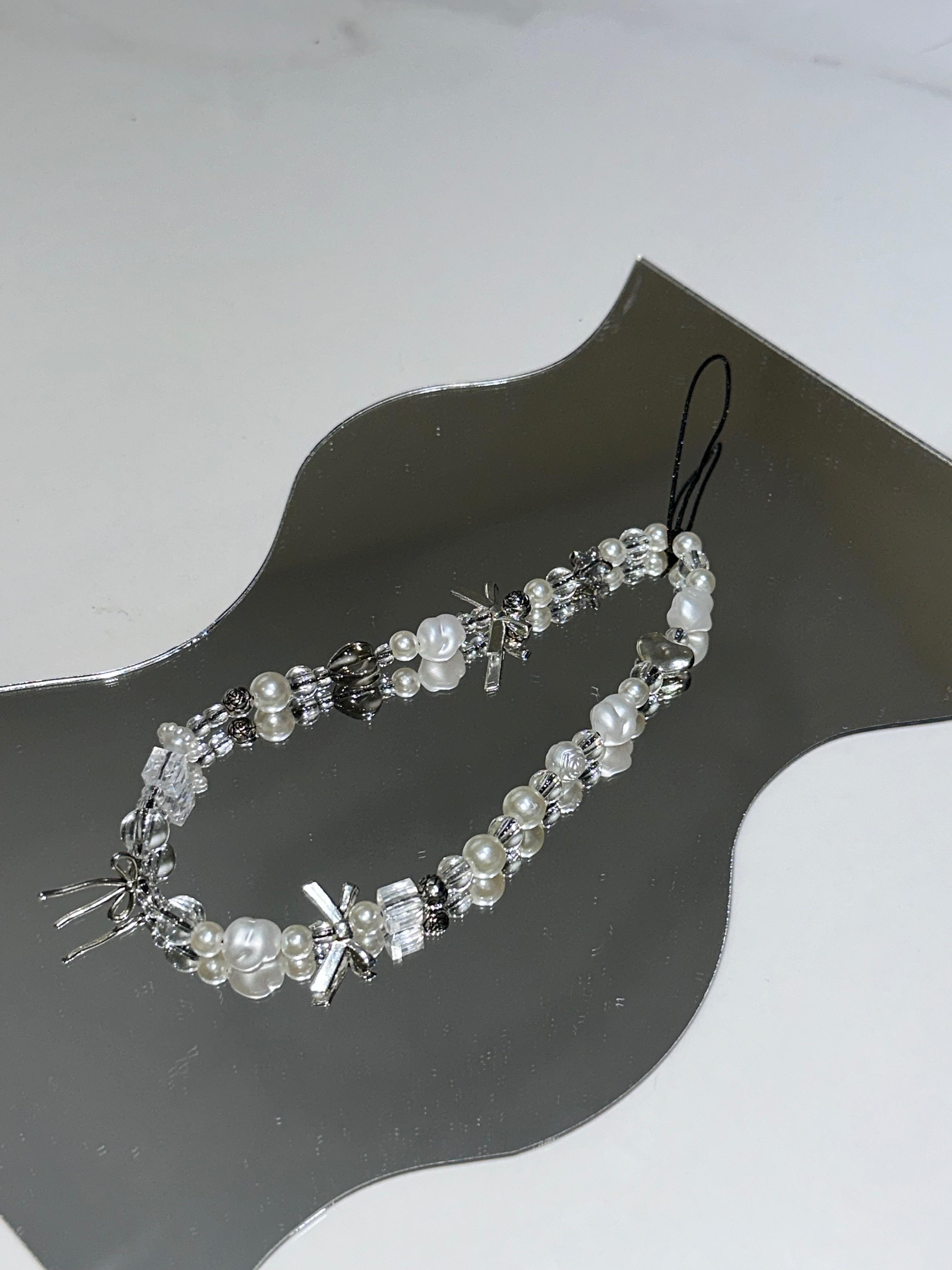 銀色蝴蝶結吊墜