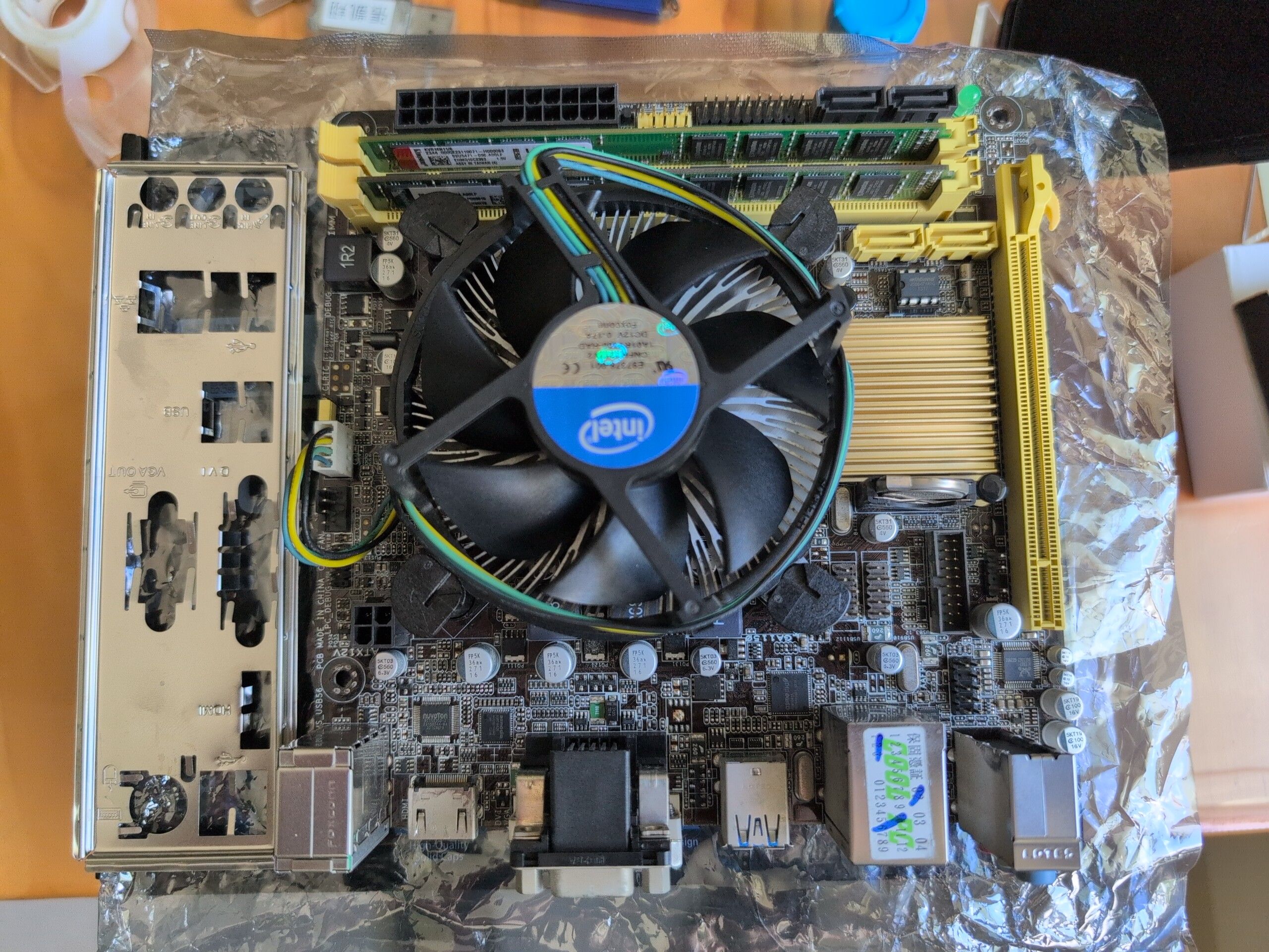 Intel i5-4440 ASUS H81i-PLUS