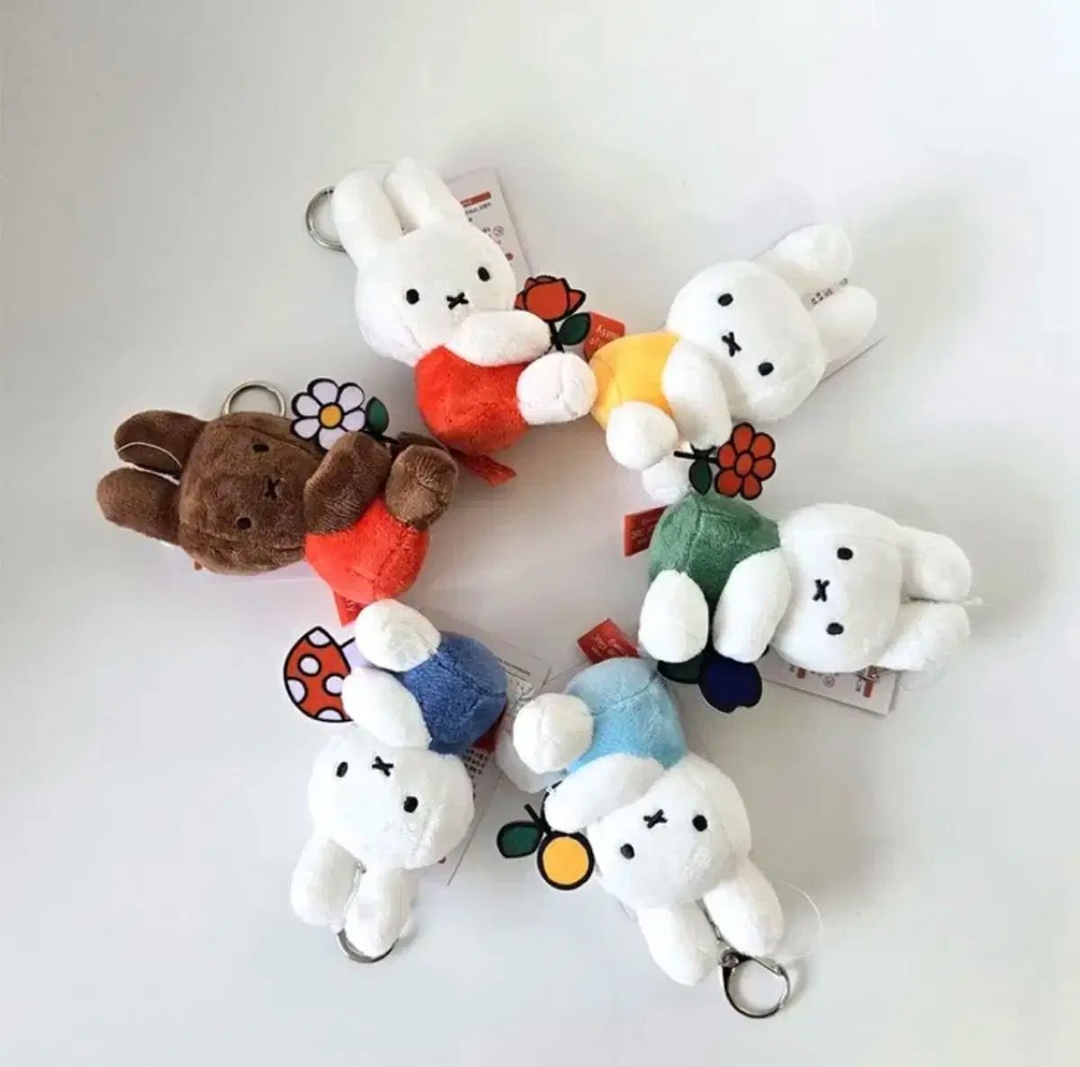 韓國正版代購 米飛兔 米菲兔 Miffy 花朵系列 6色 玩偶吊飾 娃娃 鑰匙圈 8cm