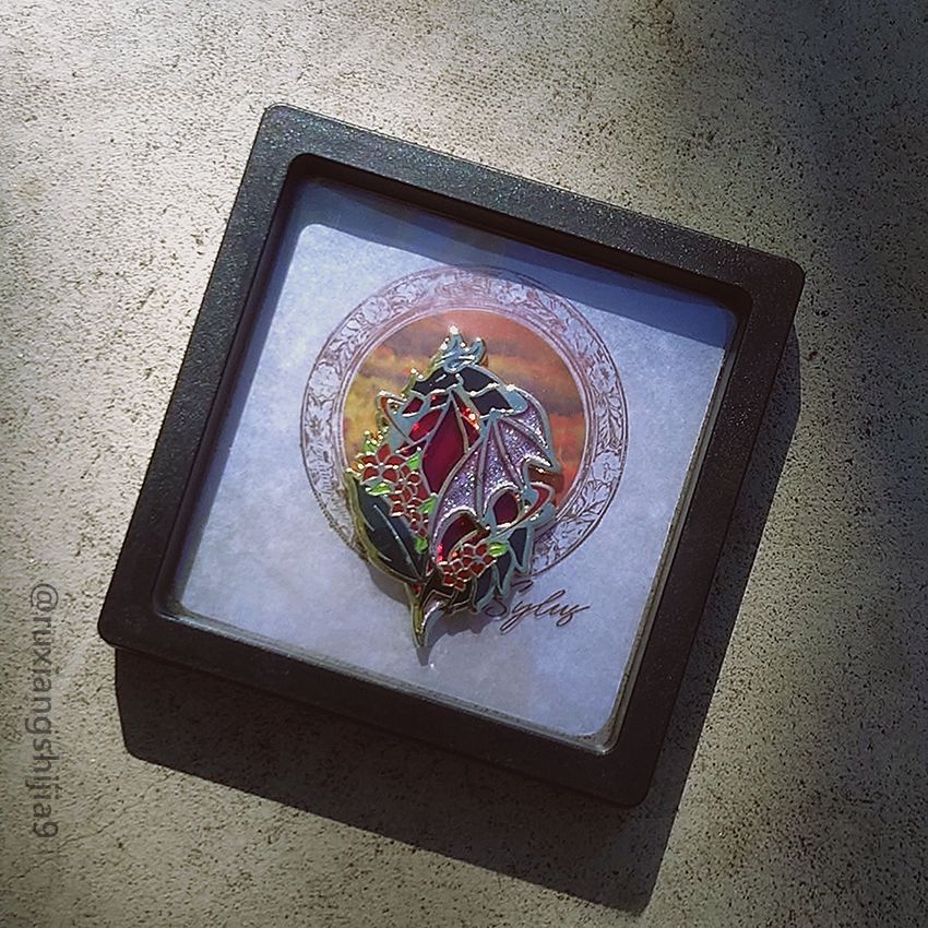 【少量/現貨】深空印象-仿琺瑯徽章