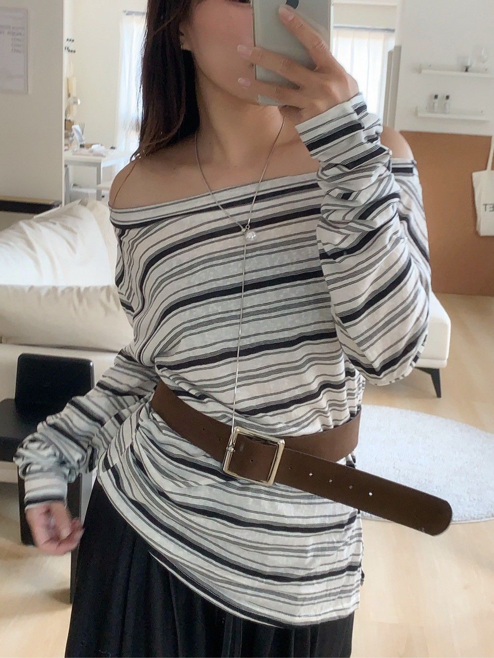 Velpro 現貨｜（附皮帶!!）早秋薄款斜肩條紋上袖上衣 一字領 寬鬆顯瘦