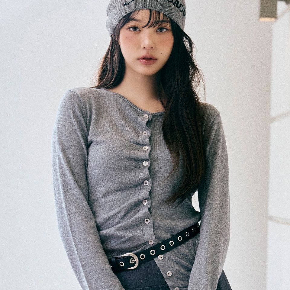 📍Chilling Bubble | rolarola 鈕扣不對稱針織開衫 韓國品牌代購