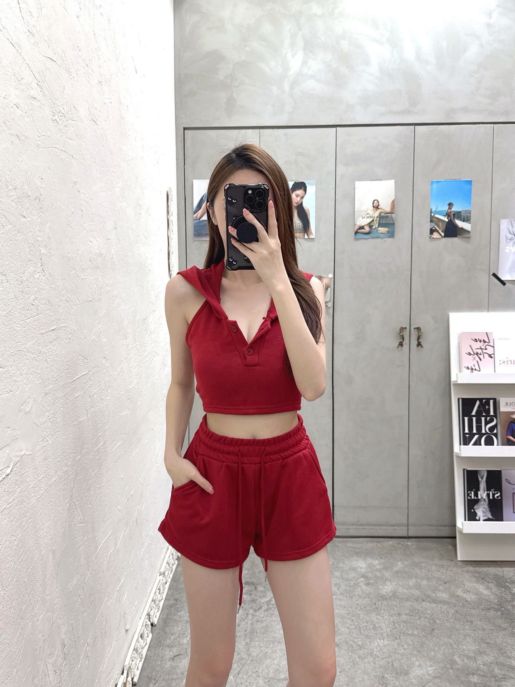 9539♡露背連帽開釦+短褲