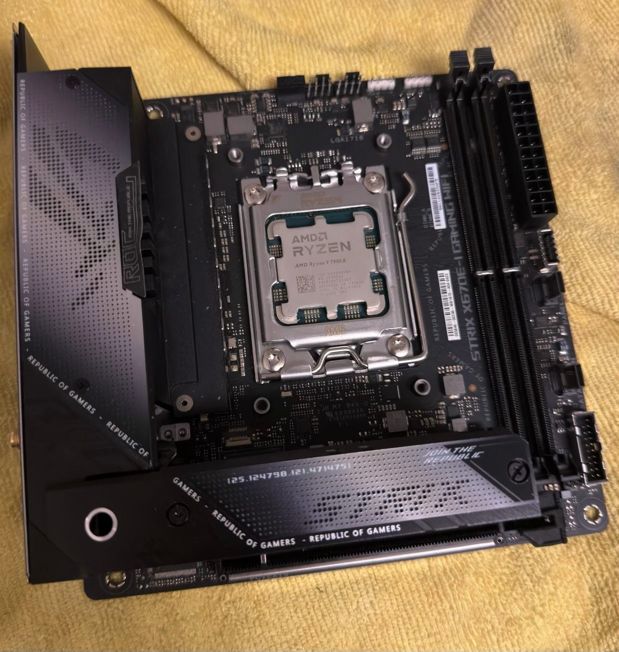 ASUS ROG X670E-I itx +AMD 7900X