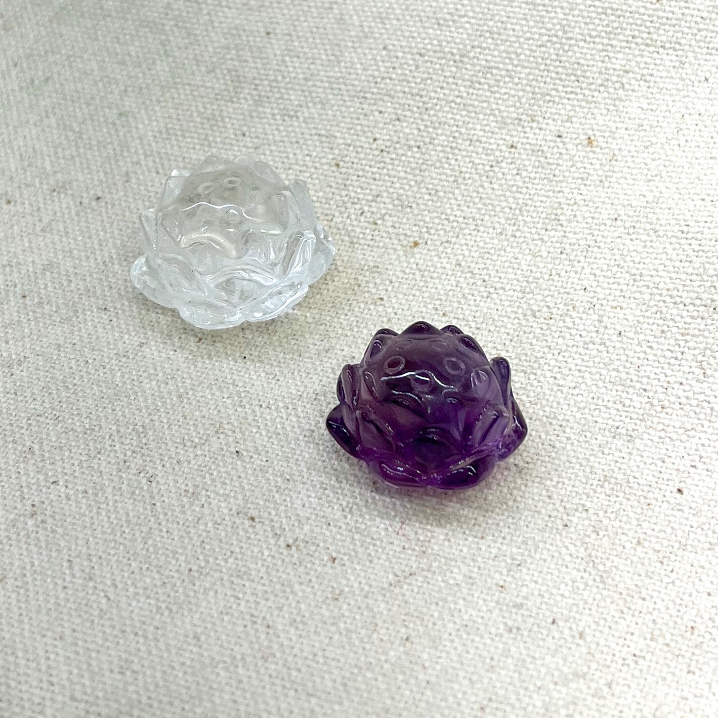 如願-蓮花雕刻水晶擺件/白水晶、紫水晶