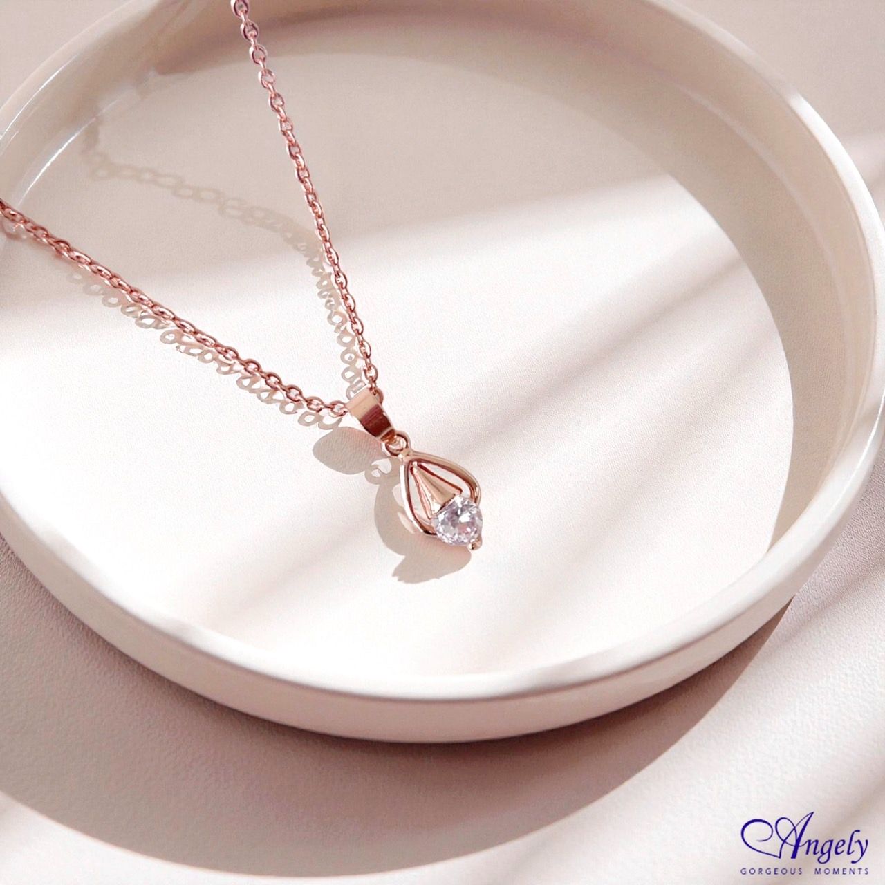 【Angely】設計感鋯石項鍊(享盒裝服務)|精緻 氣質 優雅 生日禮物 情人禮物 女生禮物 職場穿搭