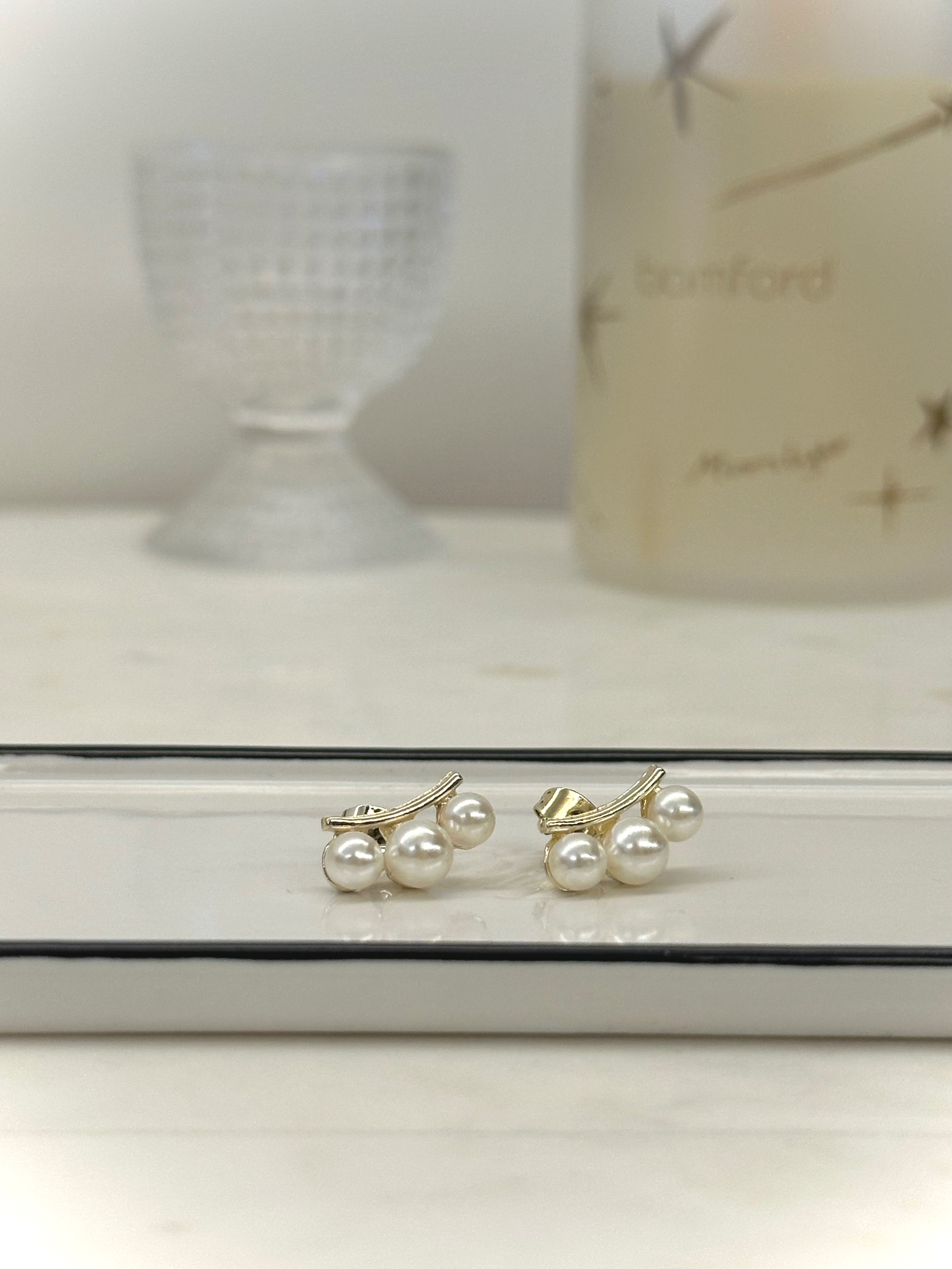 微笑珍珠 耳針式耳環一對