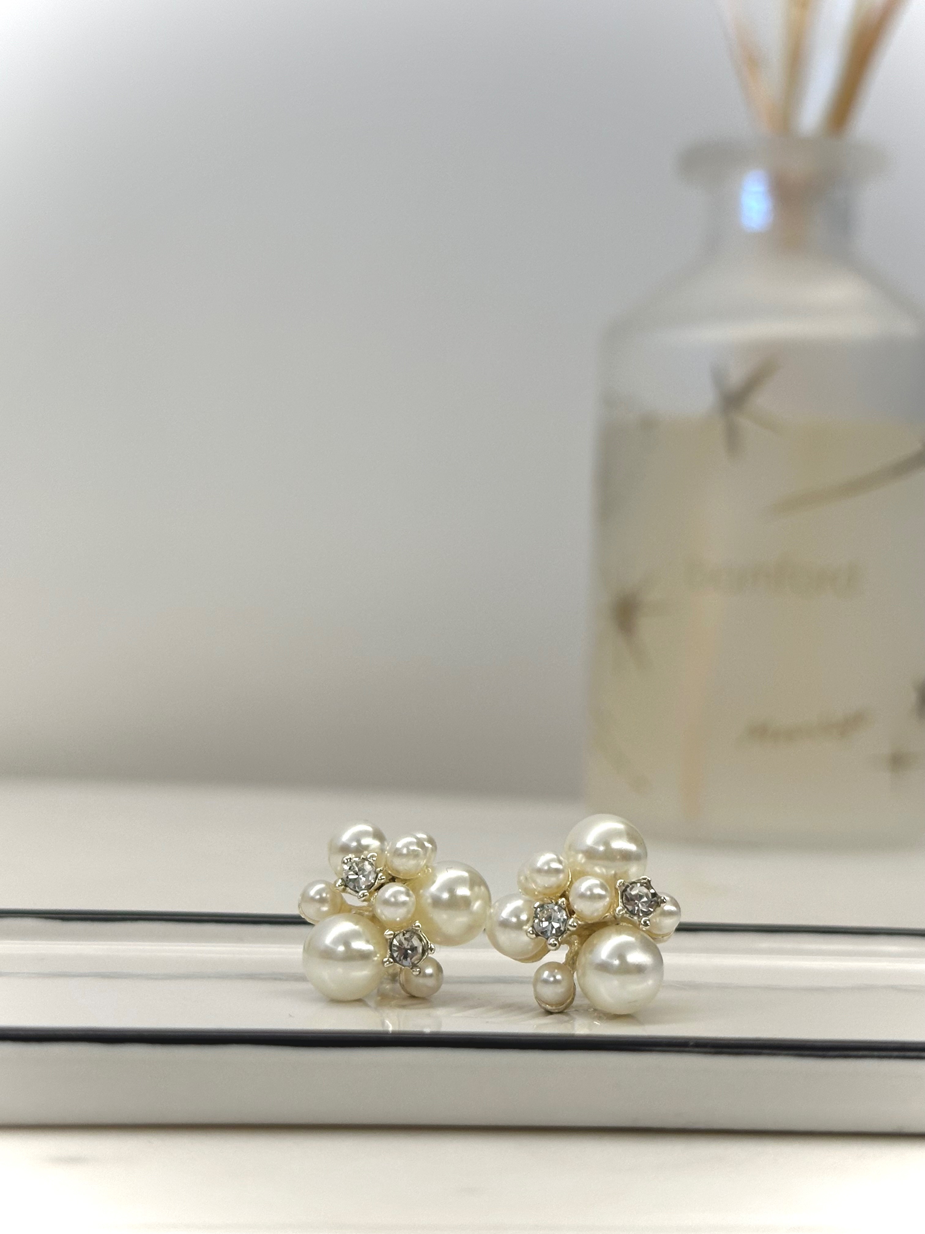 輕奢珍珠綻放 耳針式耳環一對