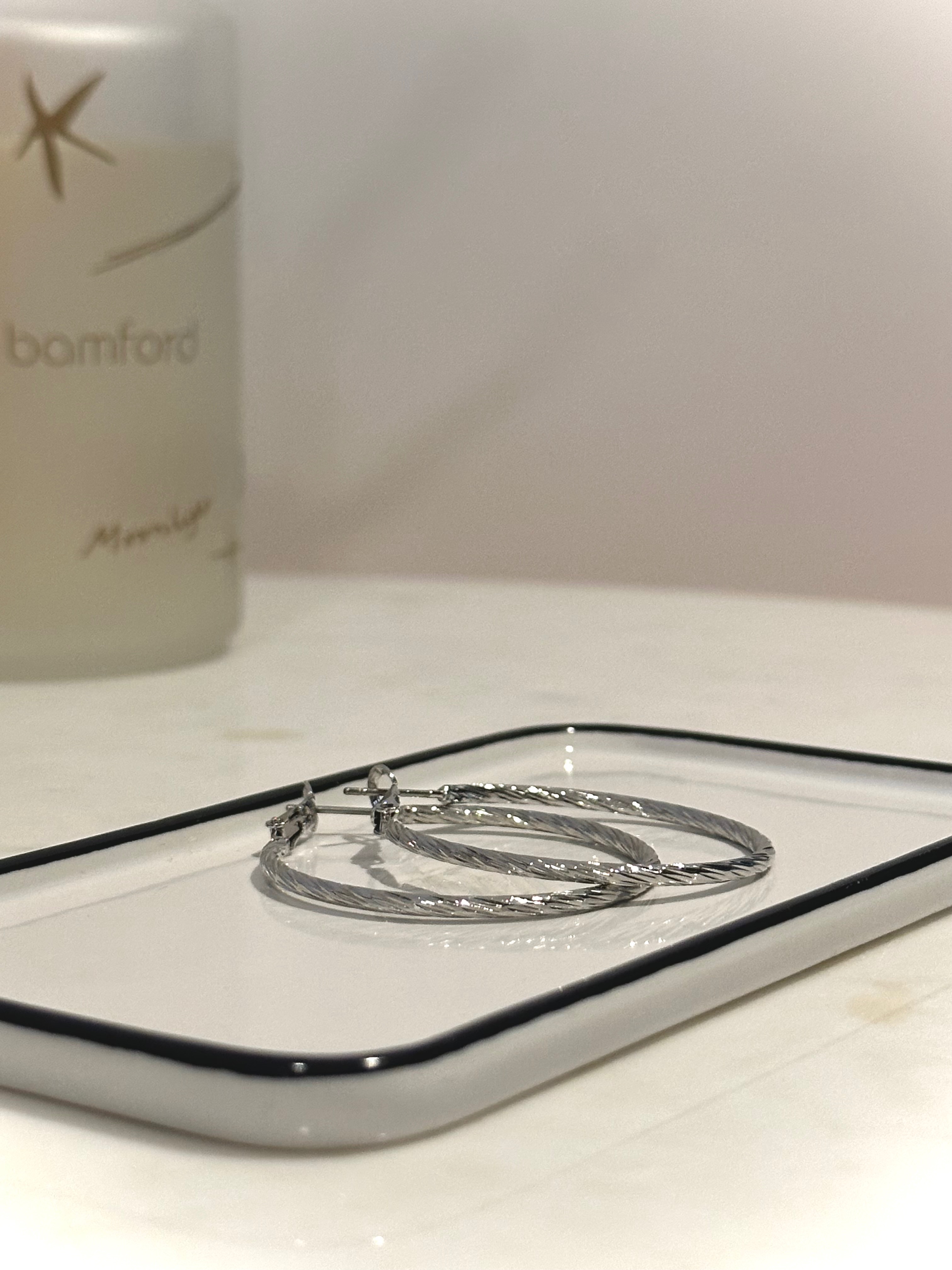 髮絲環銀色 耳針式耳環一對