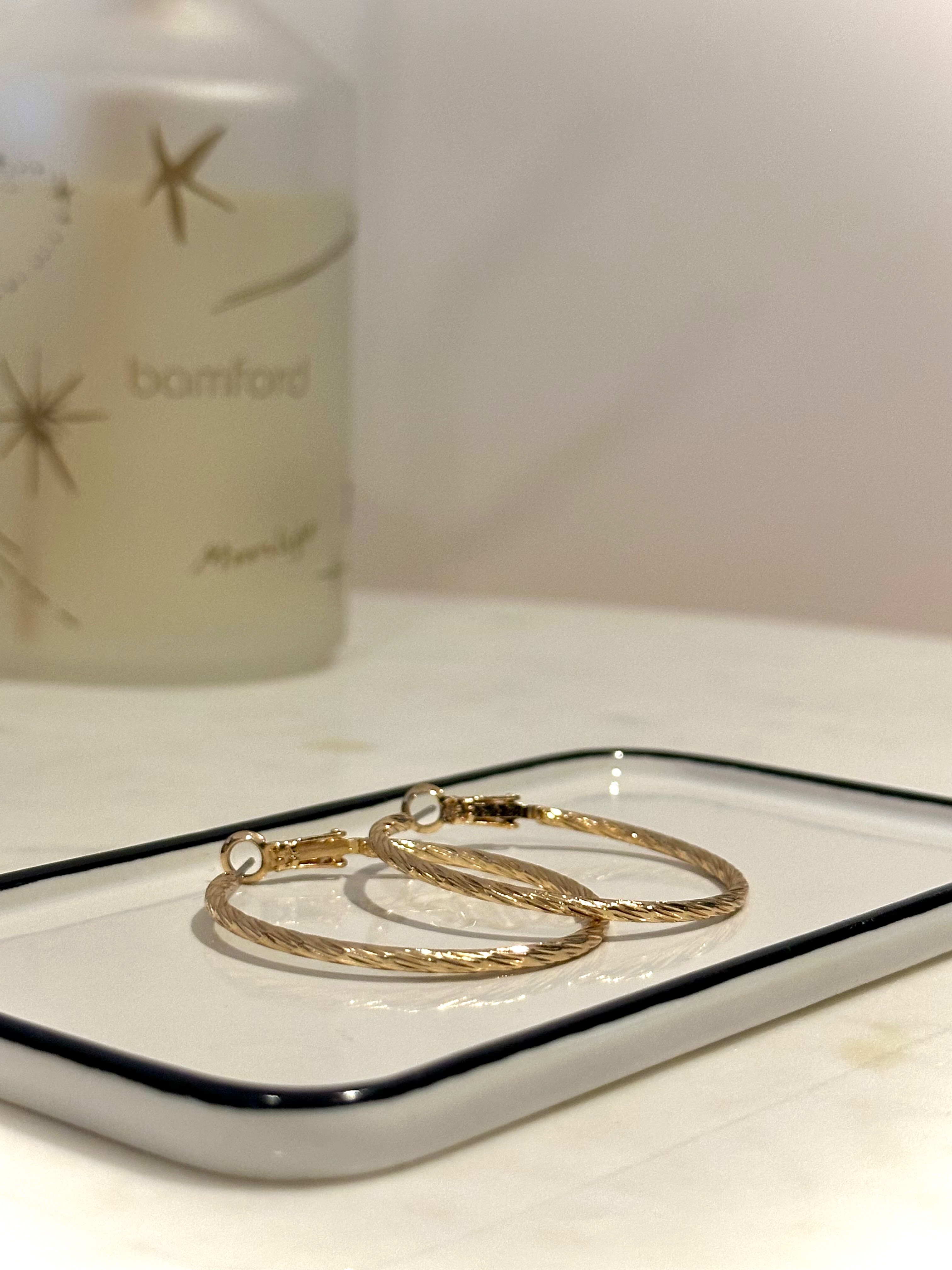 髮絲環 金色 耳針式耳環一對