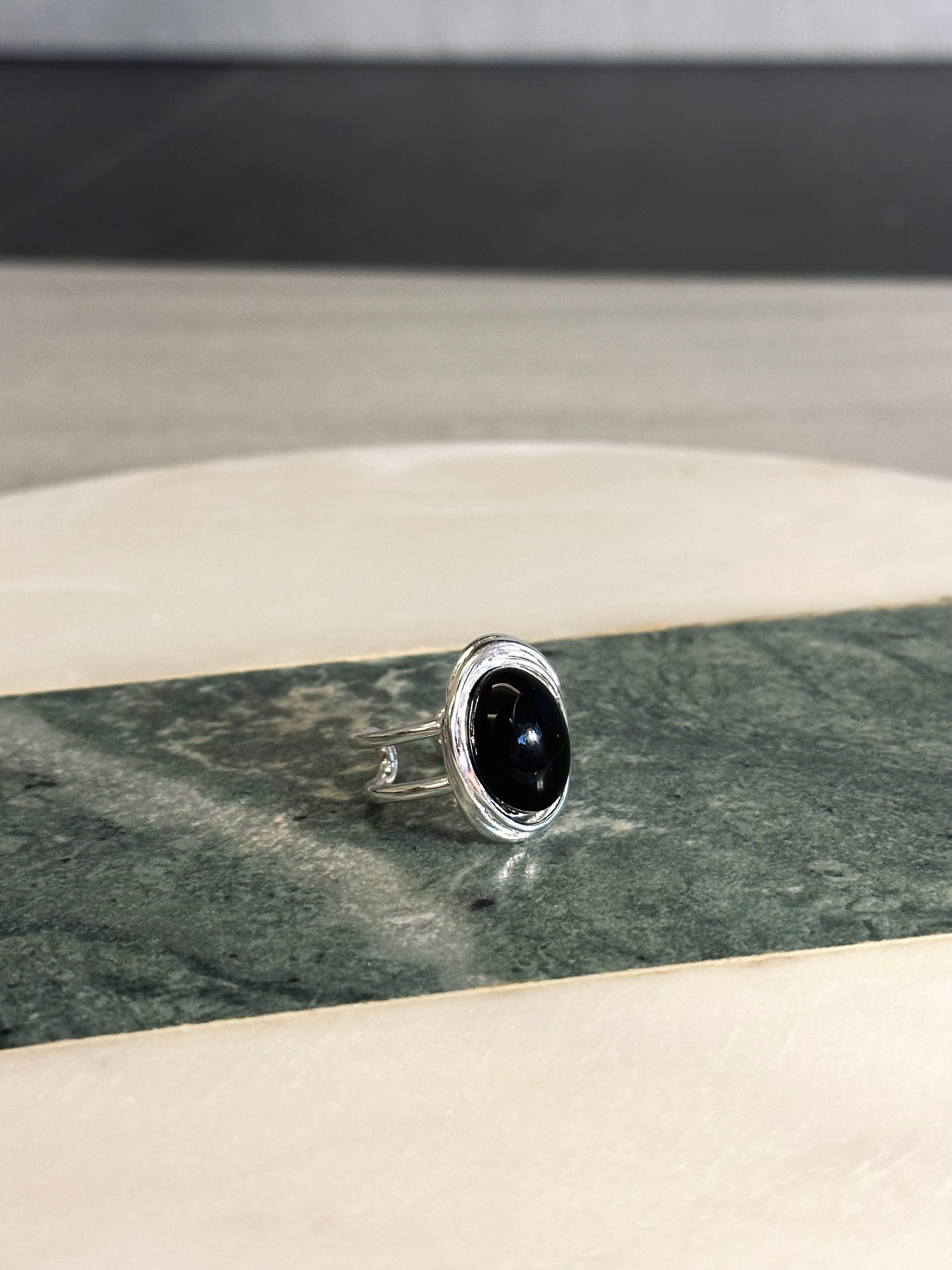 單珍珠 黑色 戒指一枚