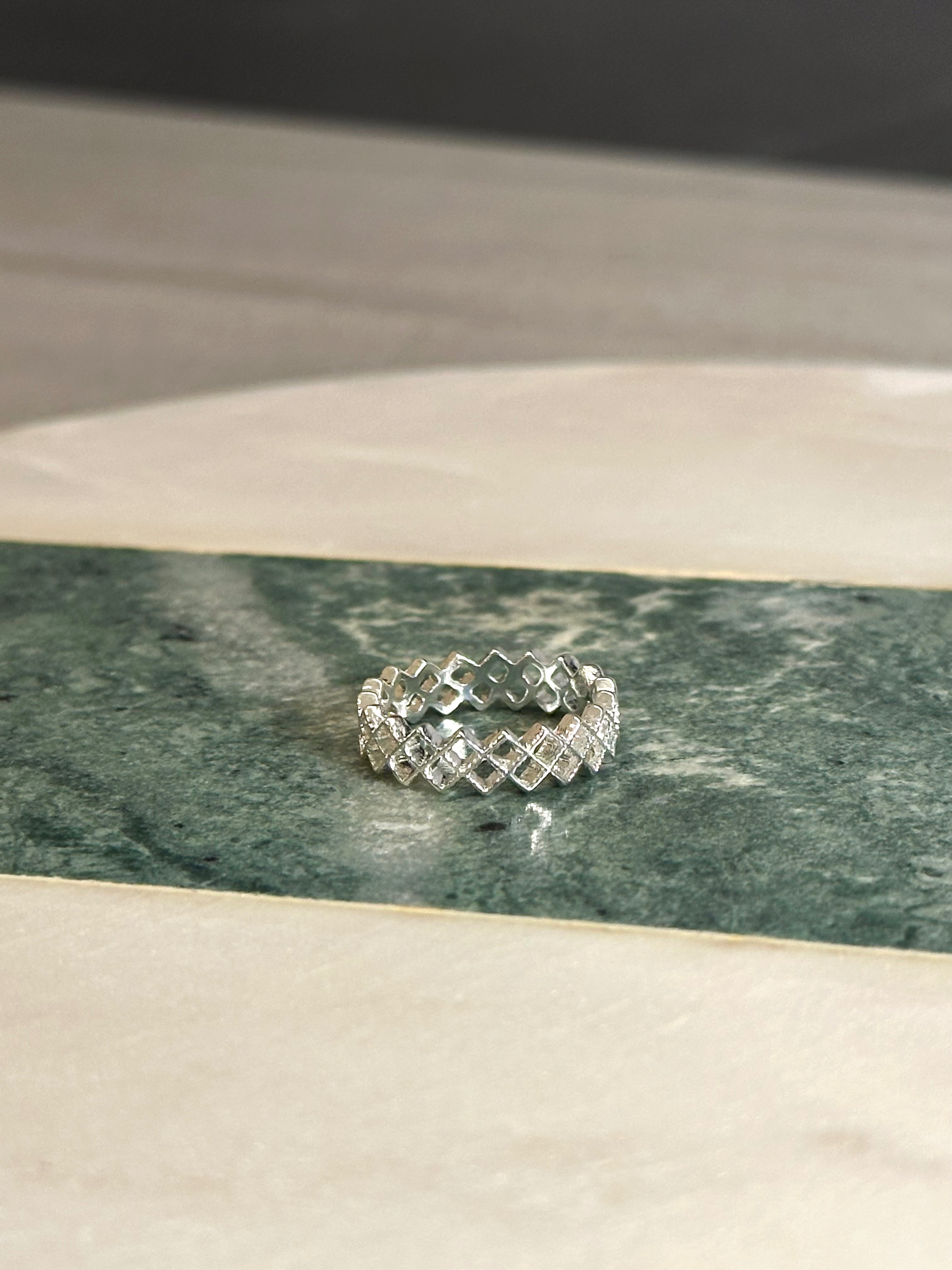 菱格紋 銀色 戒指一枚