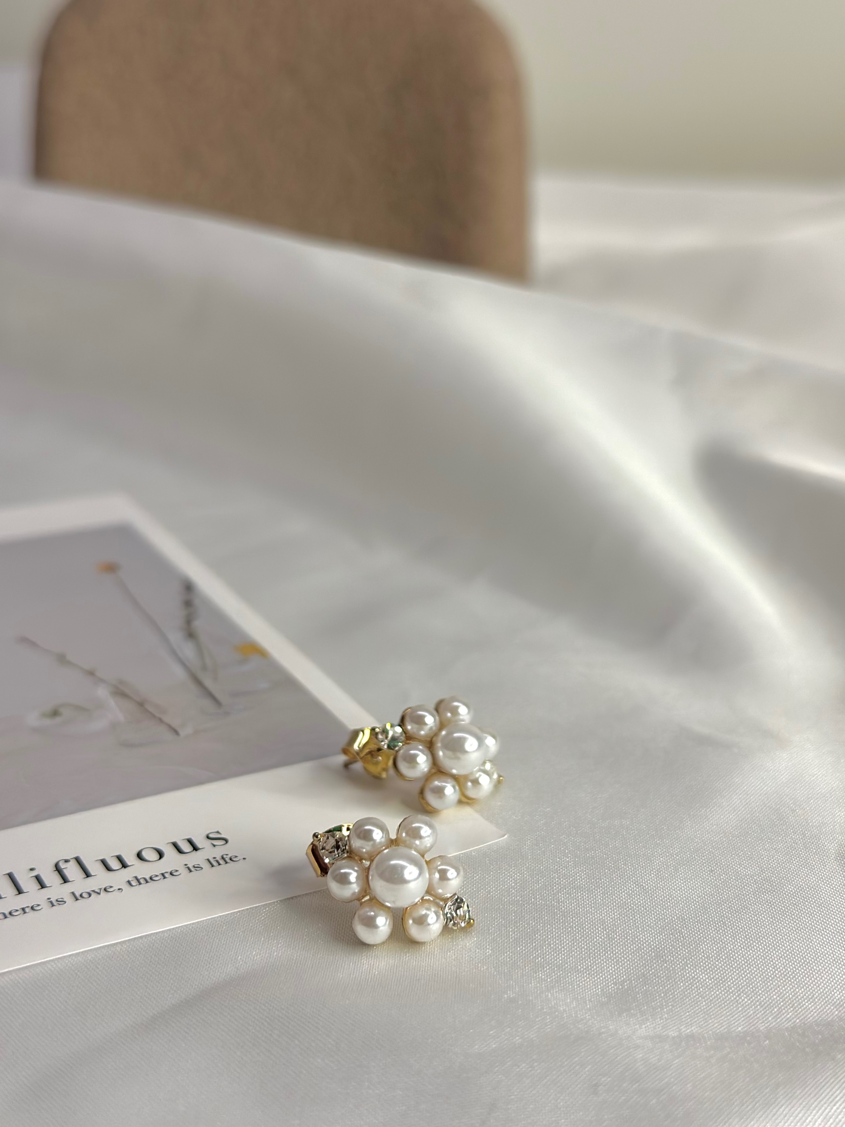 珠光晶鑽 耳針式耳環一對