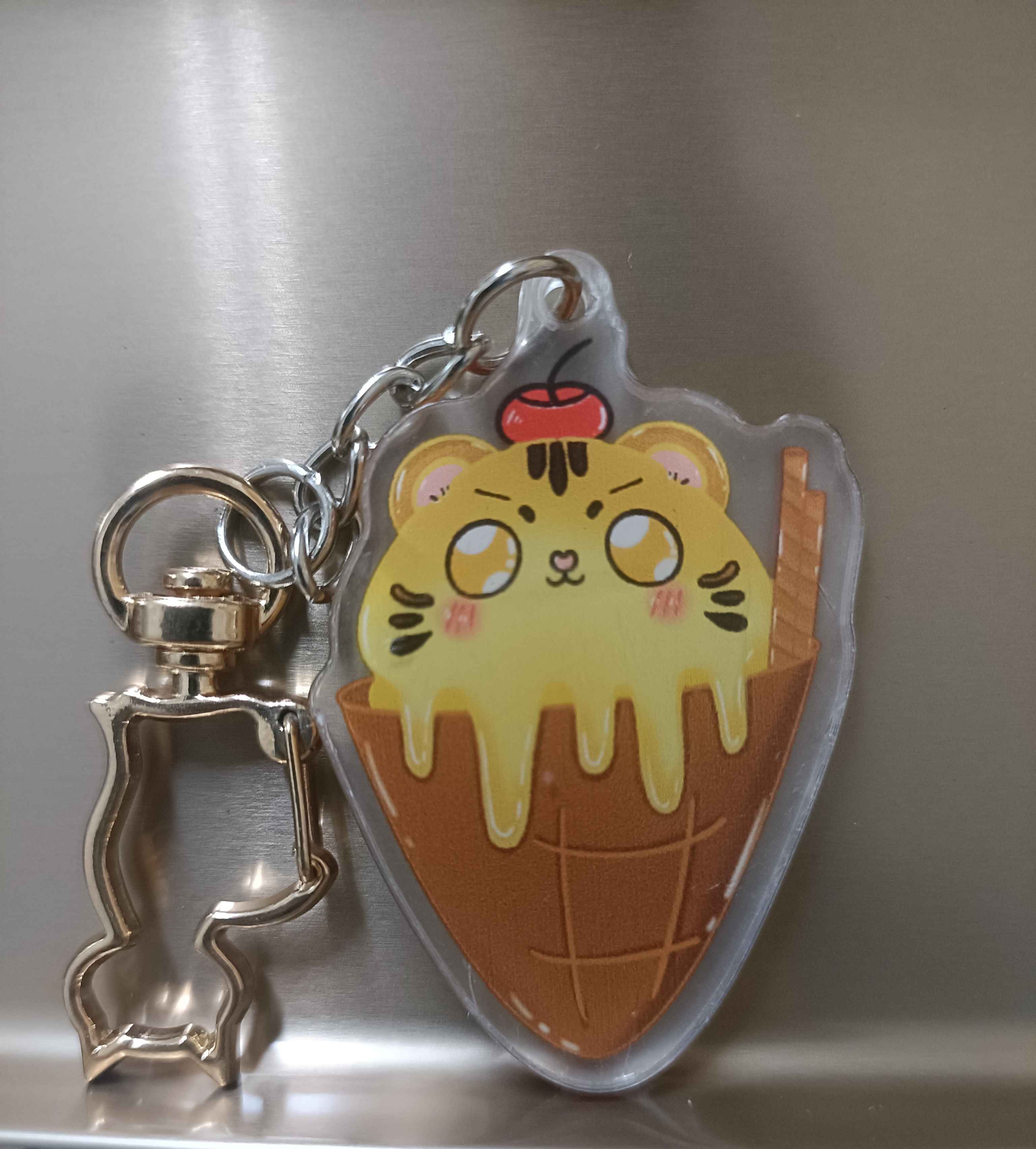 造型冰淇淋壓克力吊飾 （買就送造型貼紙）