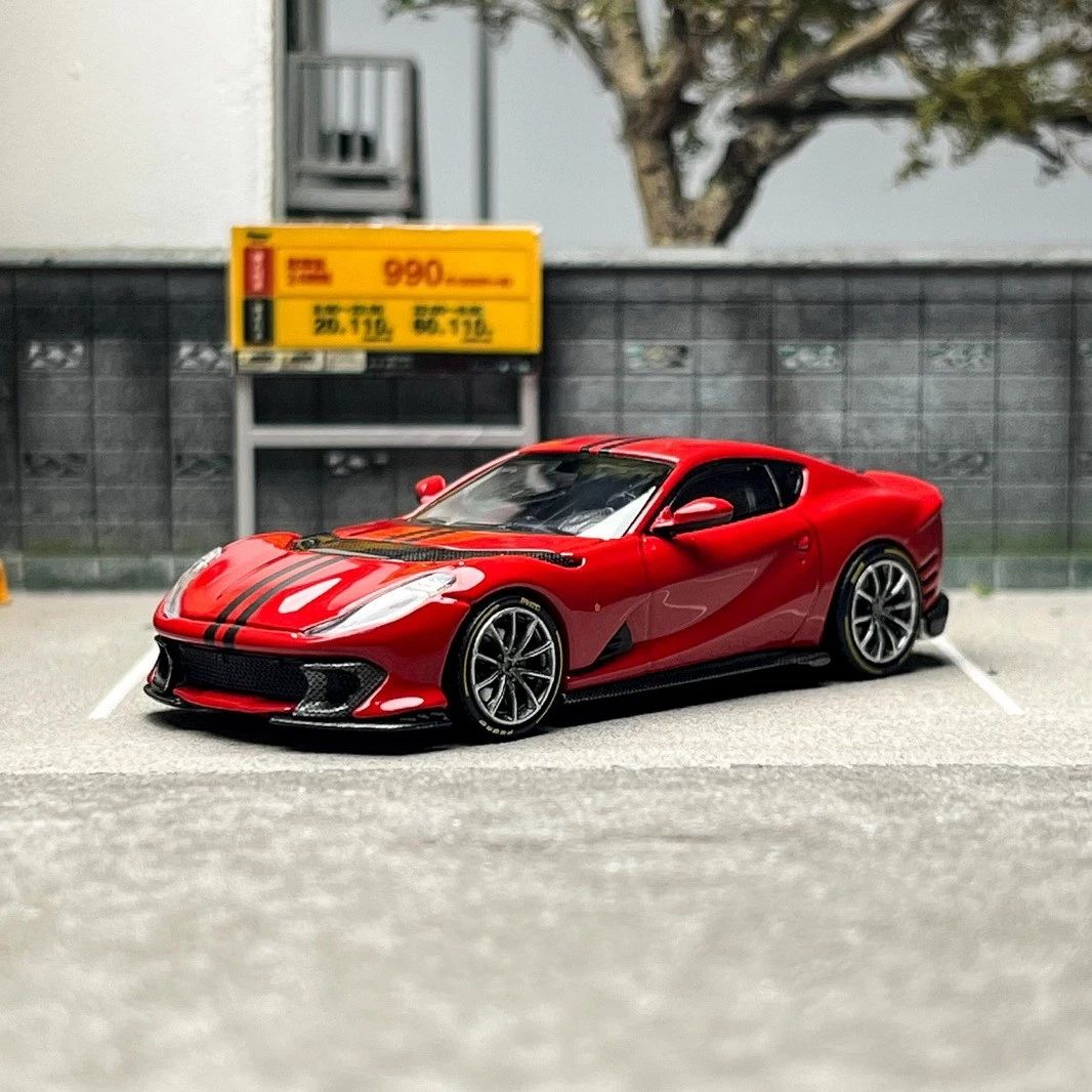 Ferrari 812 Competizione 紅