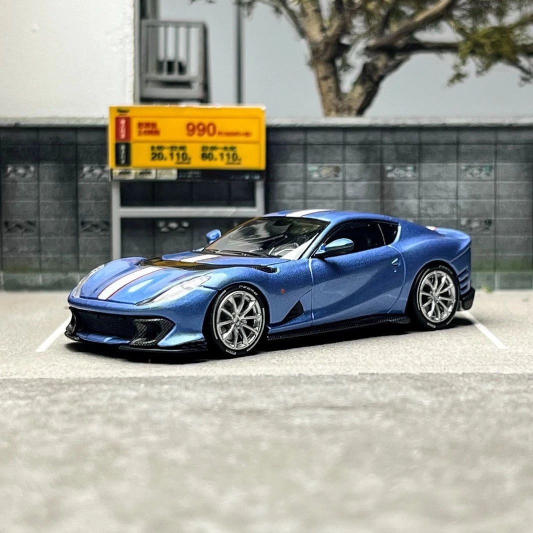 Ferrari 812 Competizione 藍