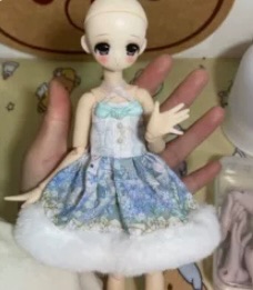 Azone，光魘可穿娃衣