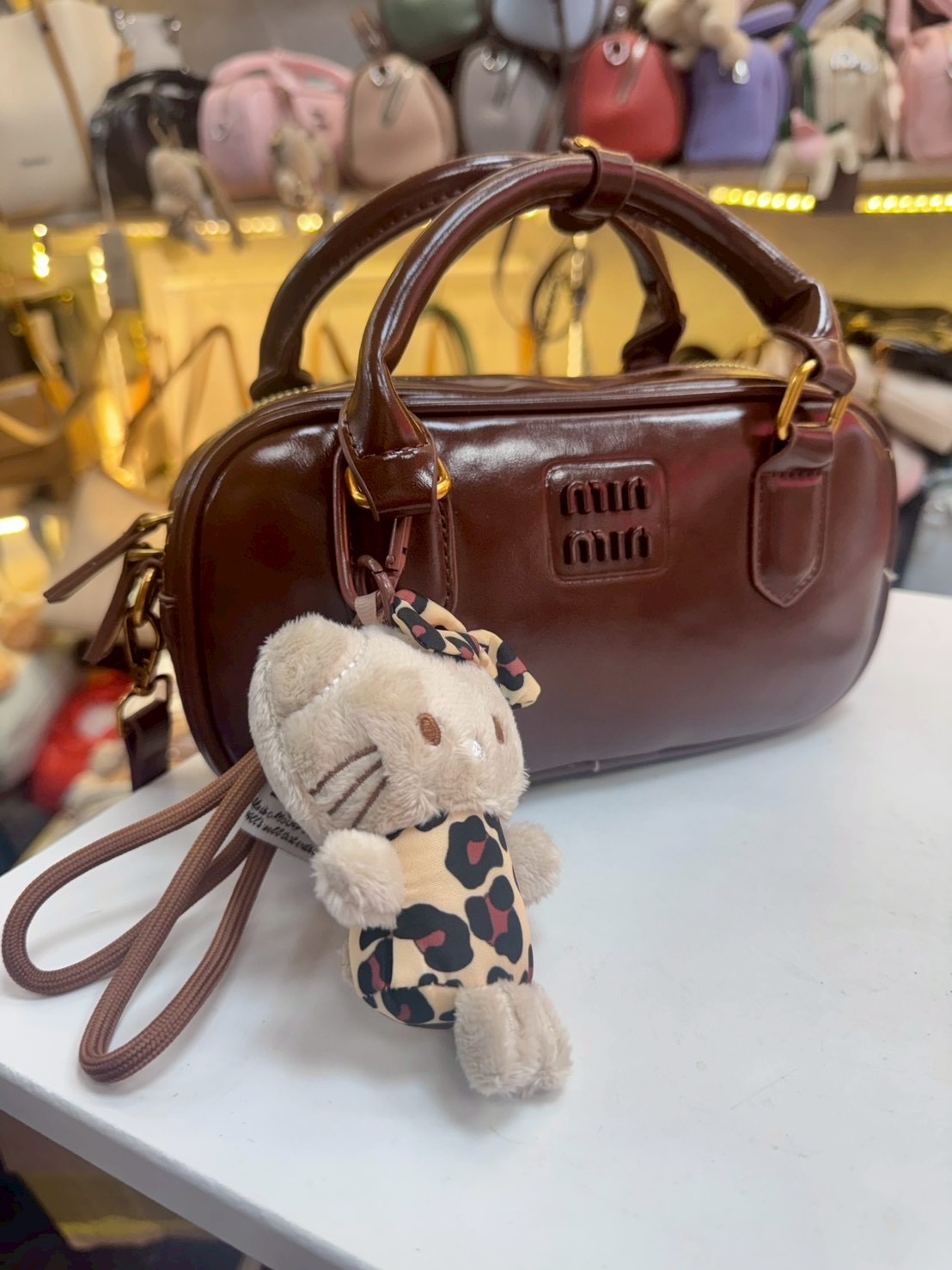 有夠好看のKT吊飾minmin手提斜背波士頓包📦現貨加單