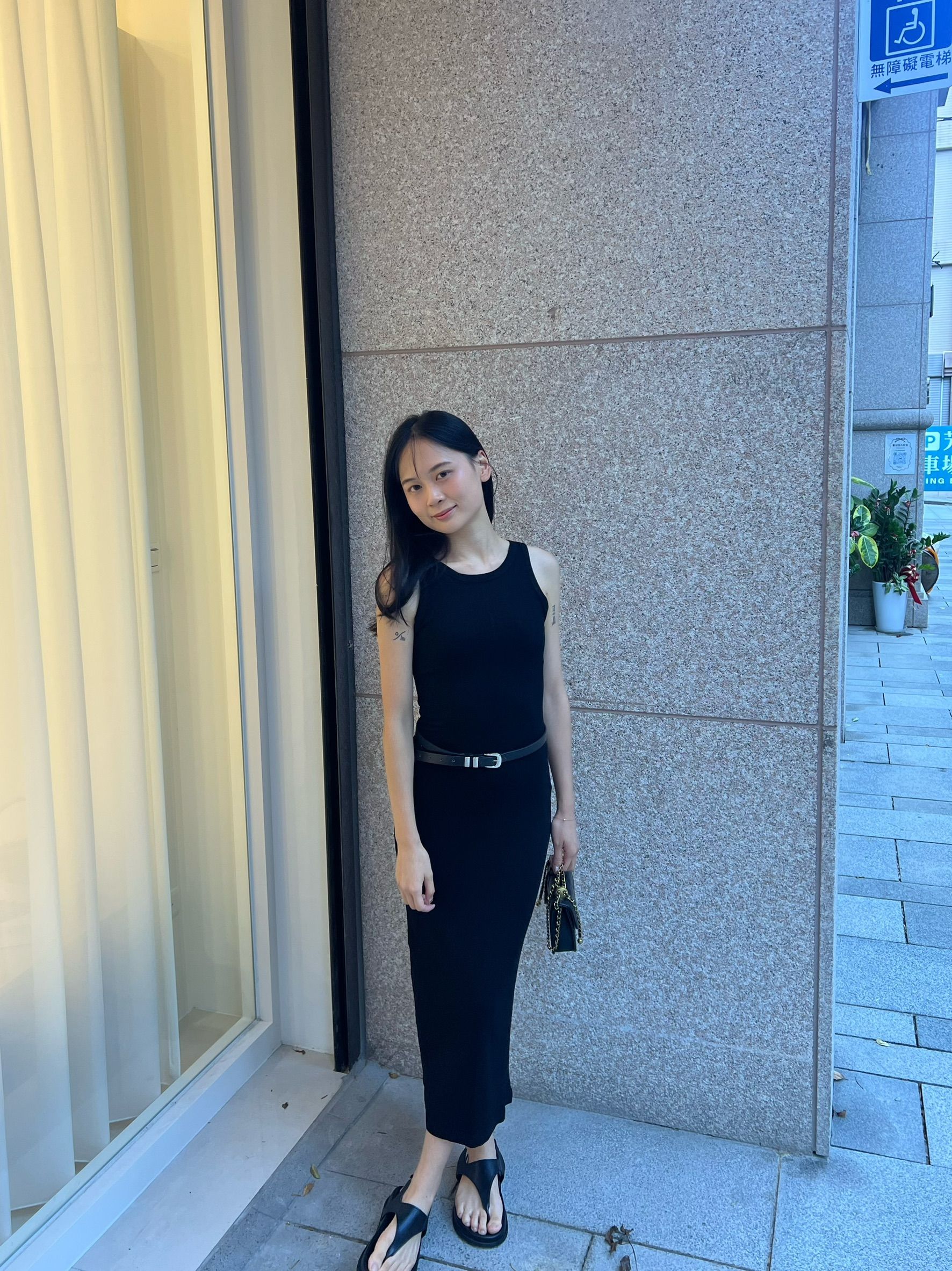 小隻女簡約工字貼身洋裝
