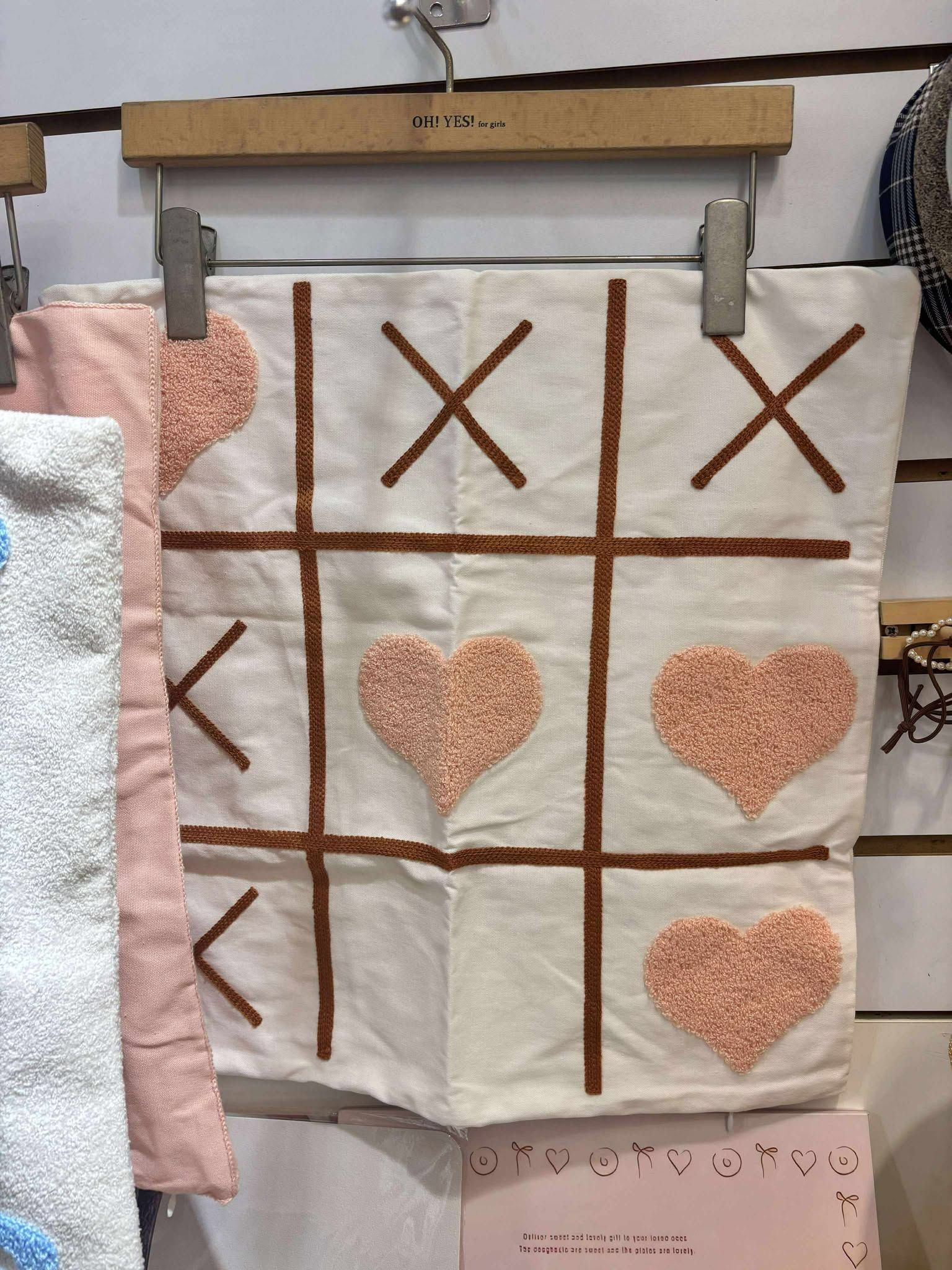 𝟙𝟘/𝟘𝟙韓系粉嫩嫩愛心立體刺繡童趣抱枕 45*45） 枕套+枕芯