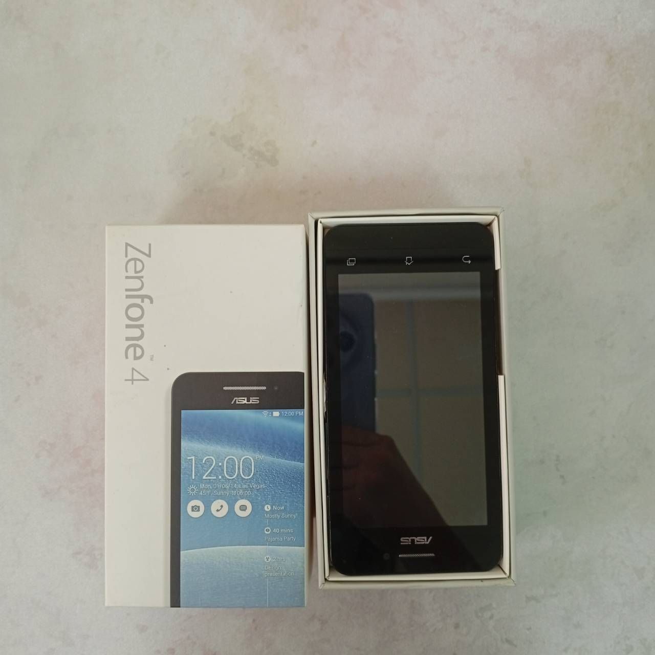 ASUS Zenfone4（A450CG）附充電線/充電頭（使用功能正常）