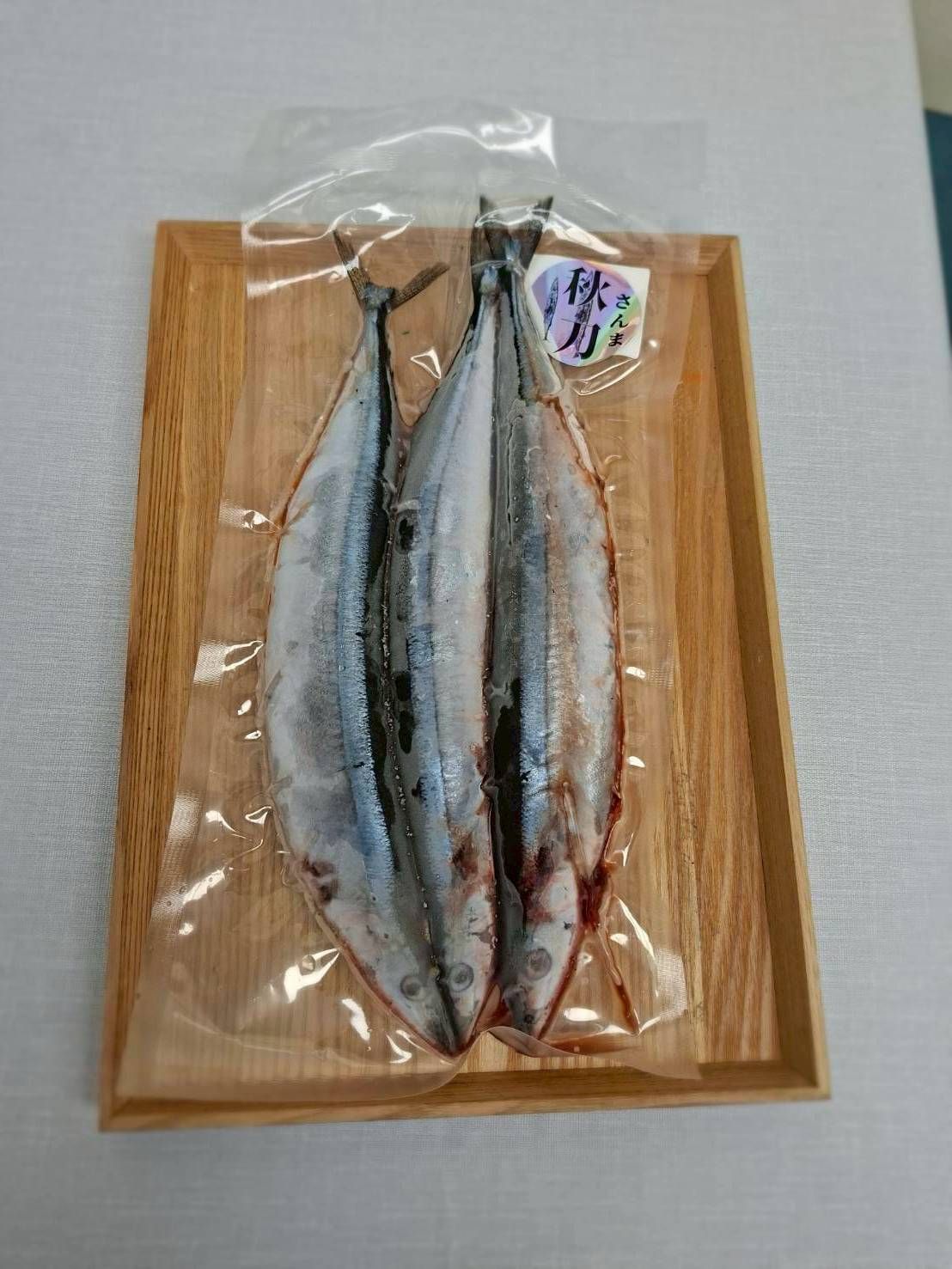 〔日本產〕冷凍時令特大秋刀魚