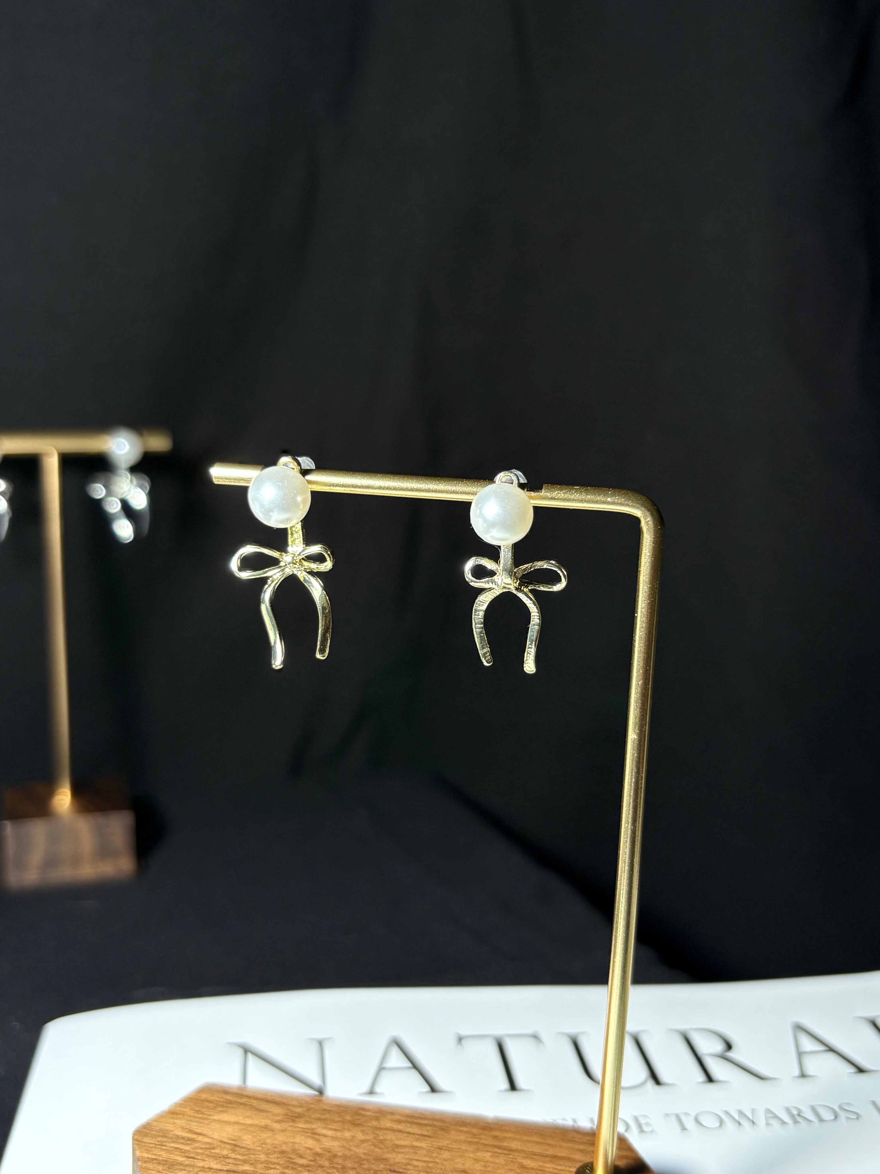 蝴蝶結珍珠耳環（現貨各1）