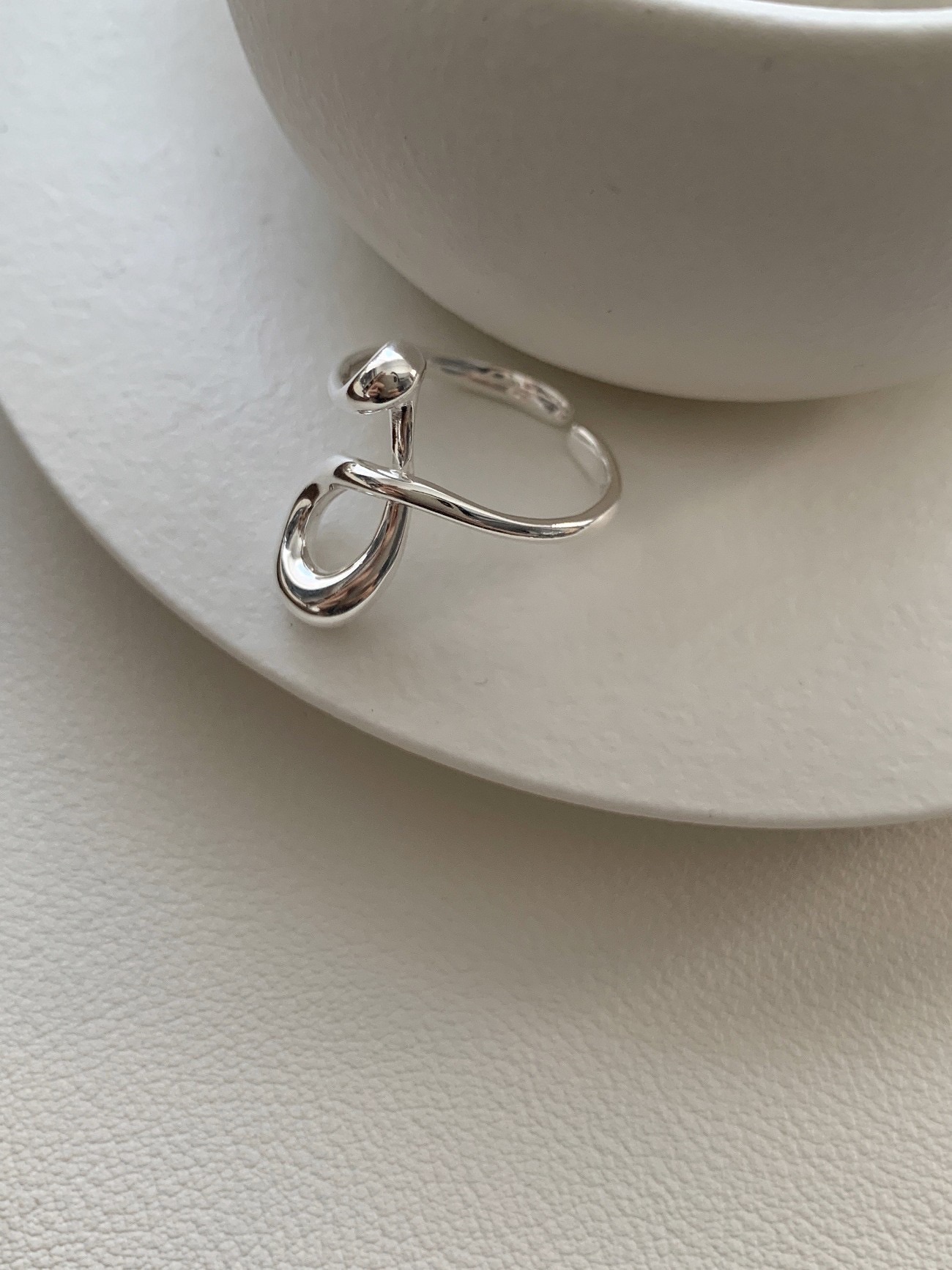 不規則線條彎曲符號戒指