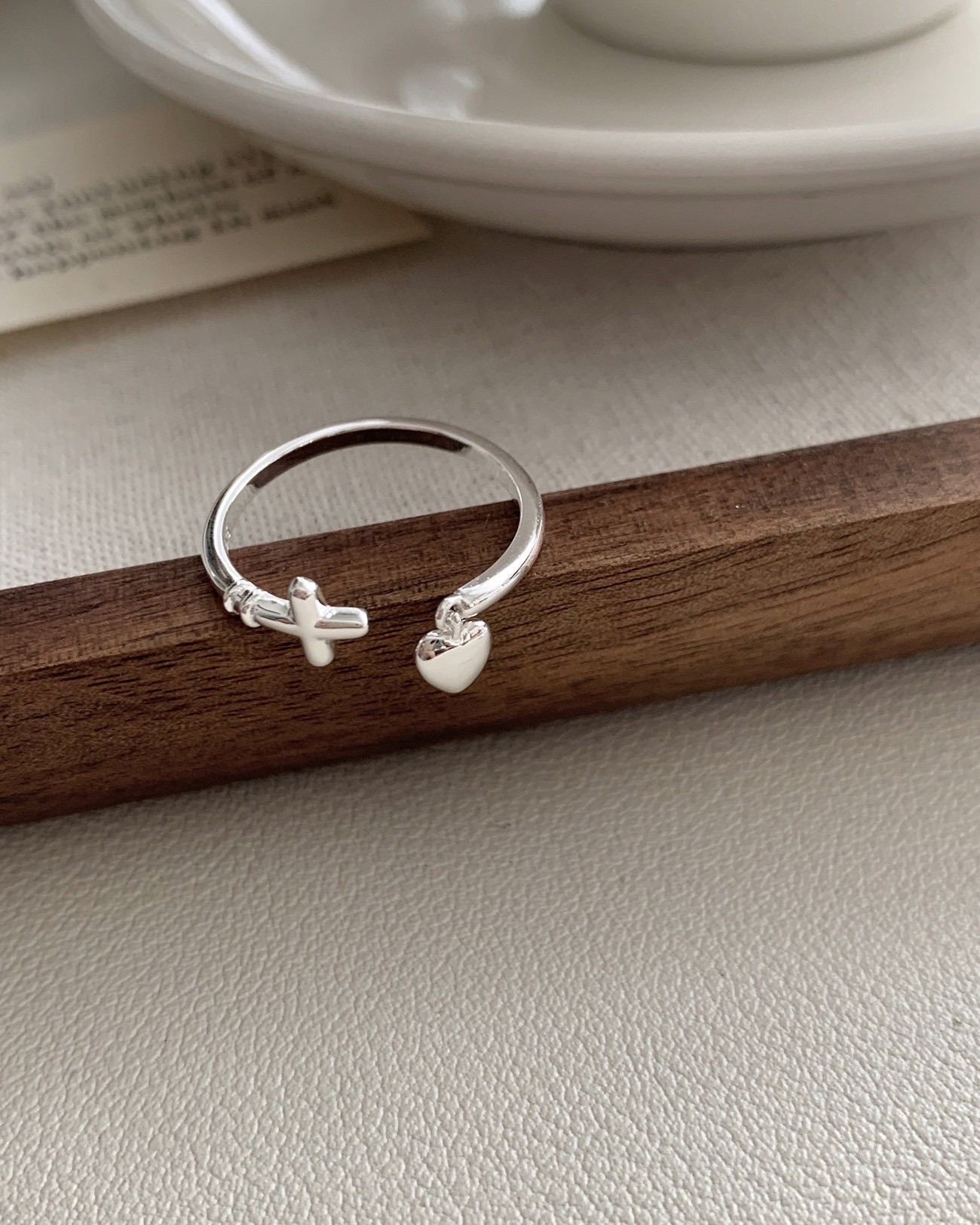 韓國前開十字愛心膨面戒指