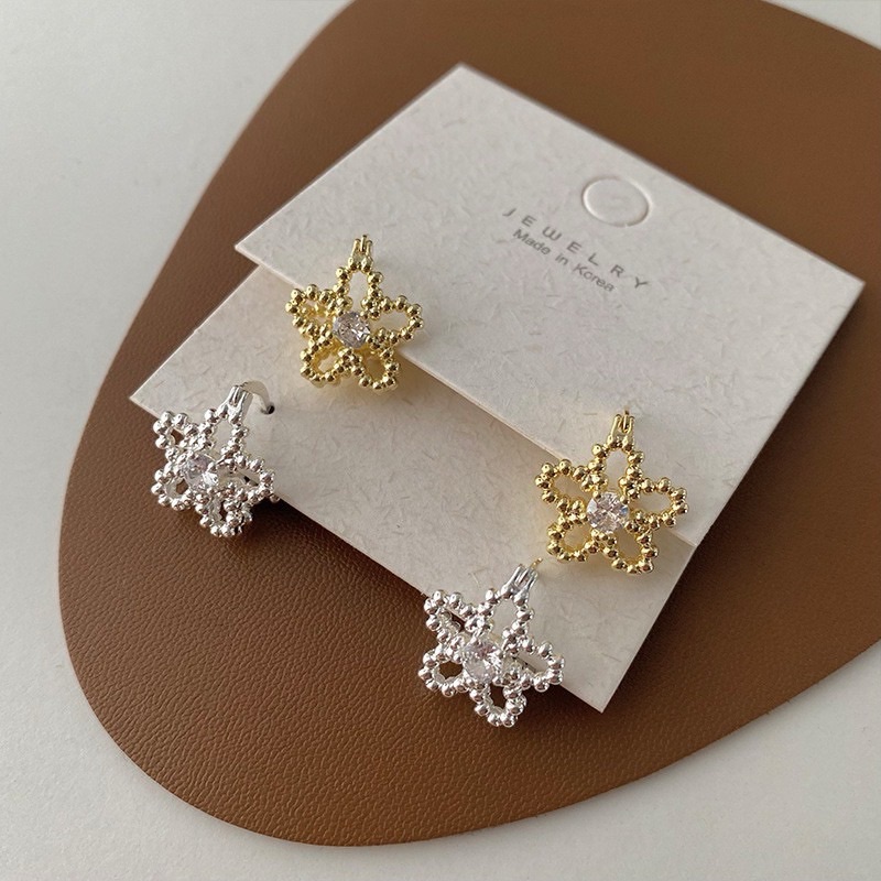 圓點鏤空花朵日系耳環