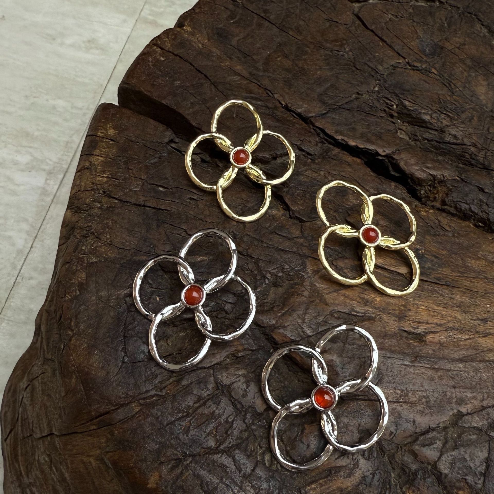 個性花朵紅瑪瑙耳針