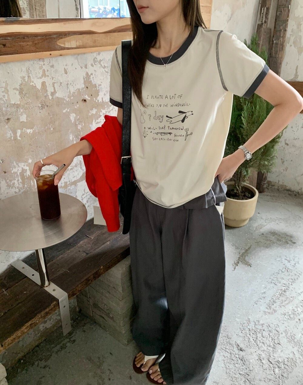 現貨 小狗印花𝙩𝙚𝙚 杏色