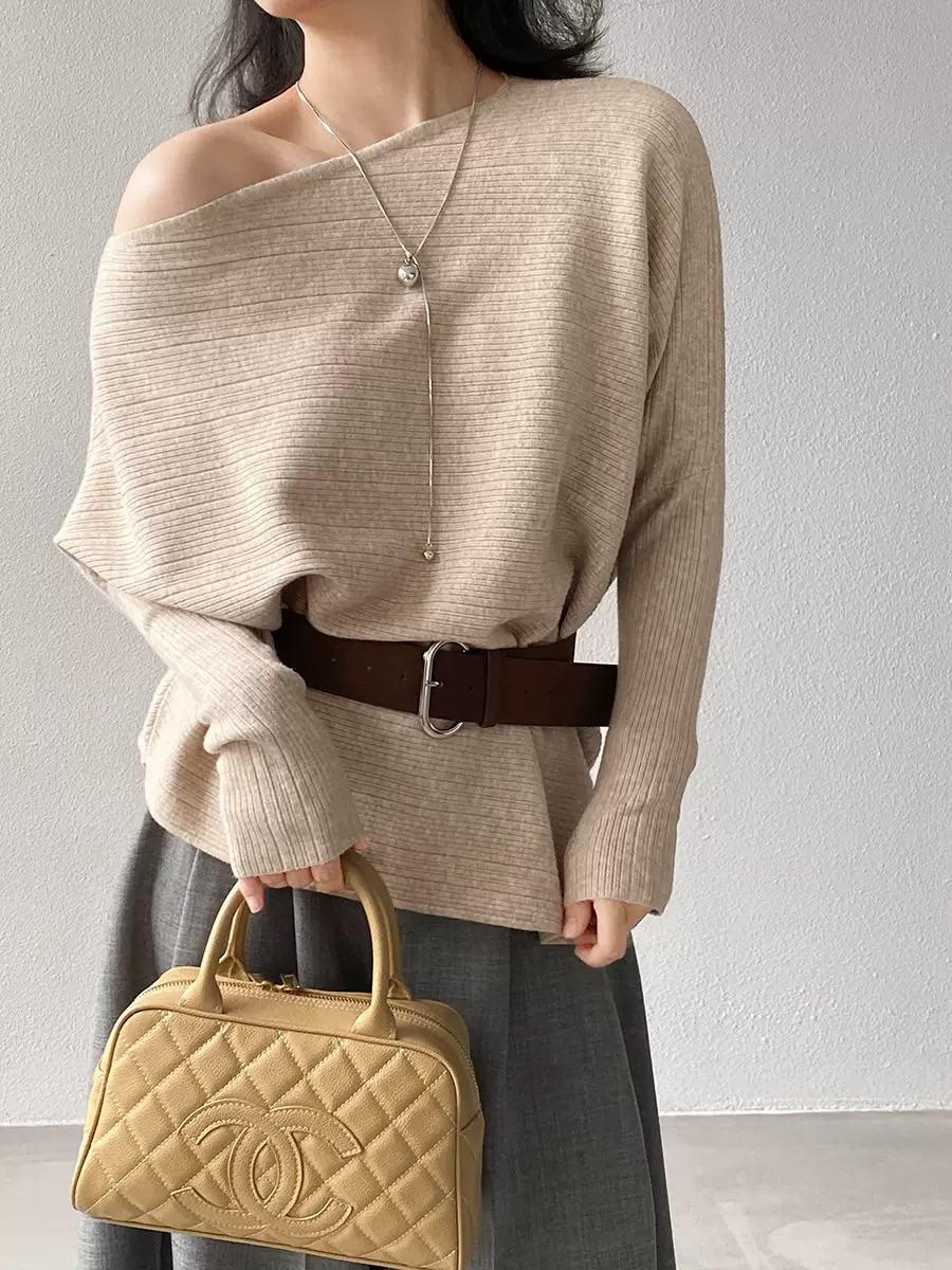 Asymmetric Knit with Belt/斜肩針織衫（附腰帶）
