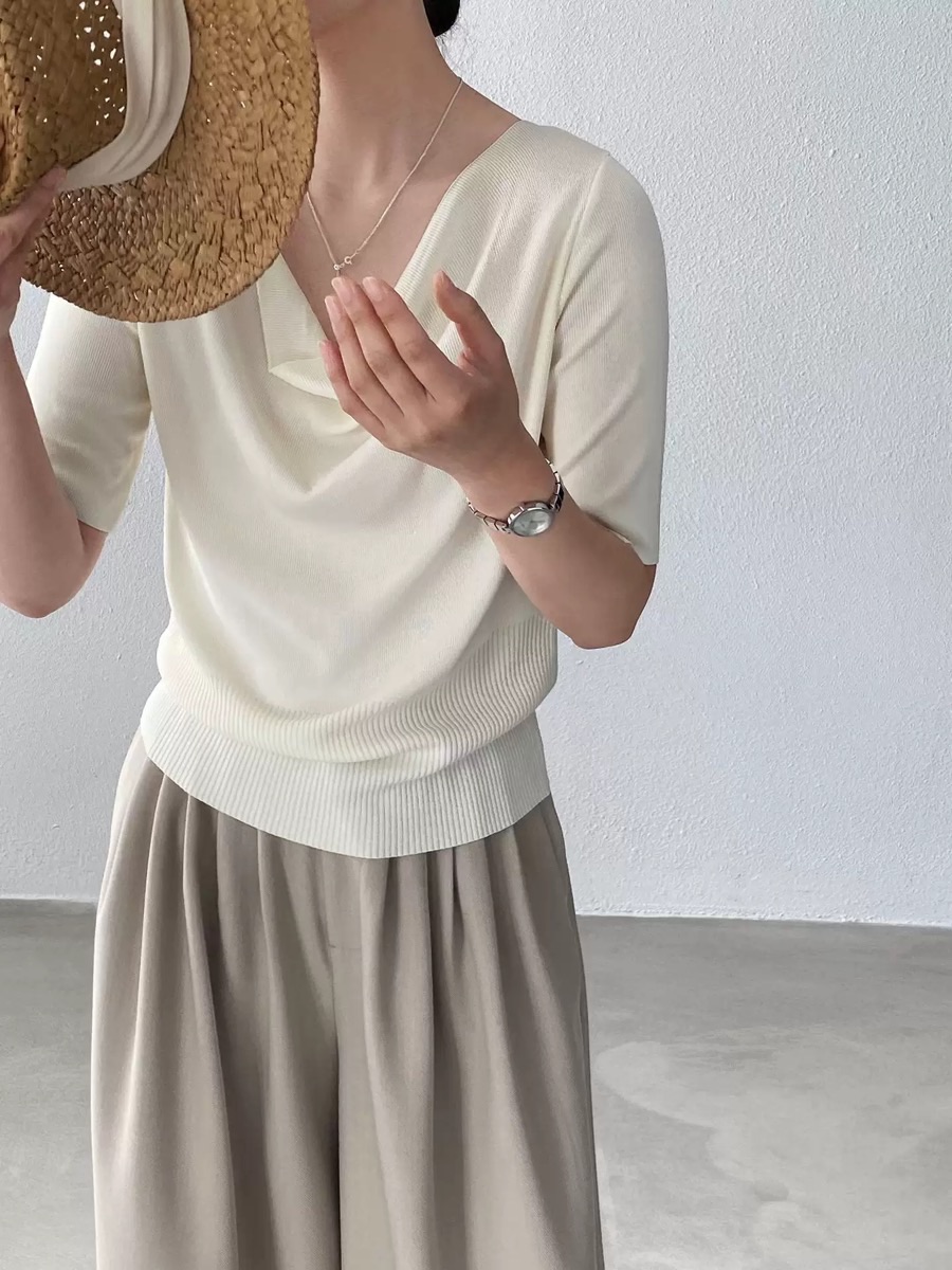 Draped Elegance Knit/中袖針織衫