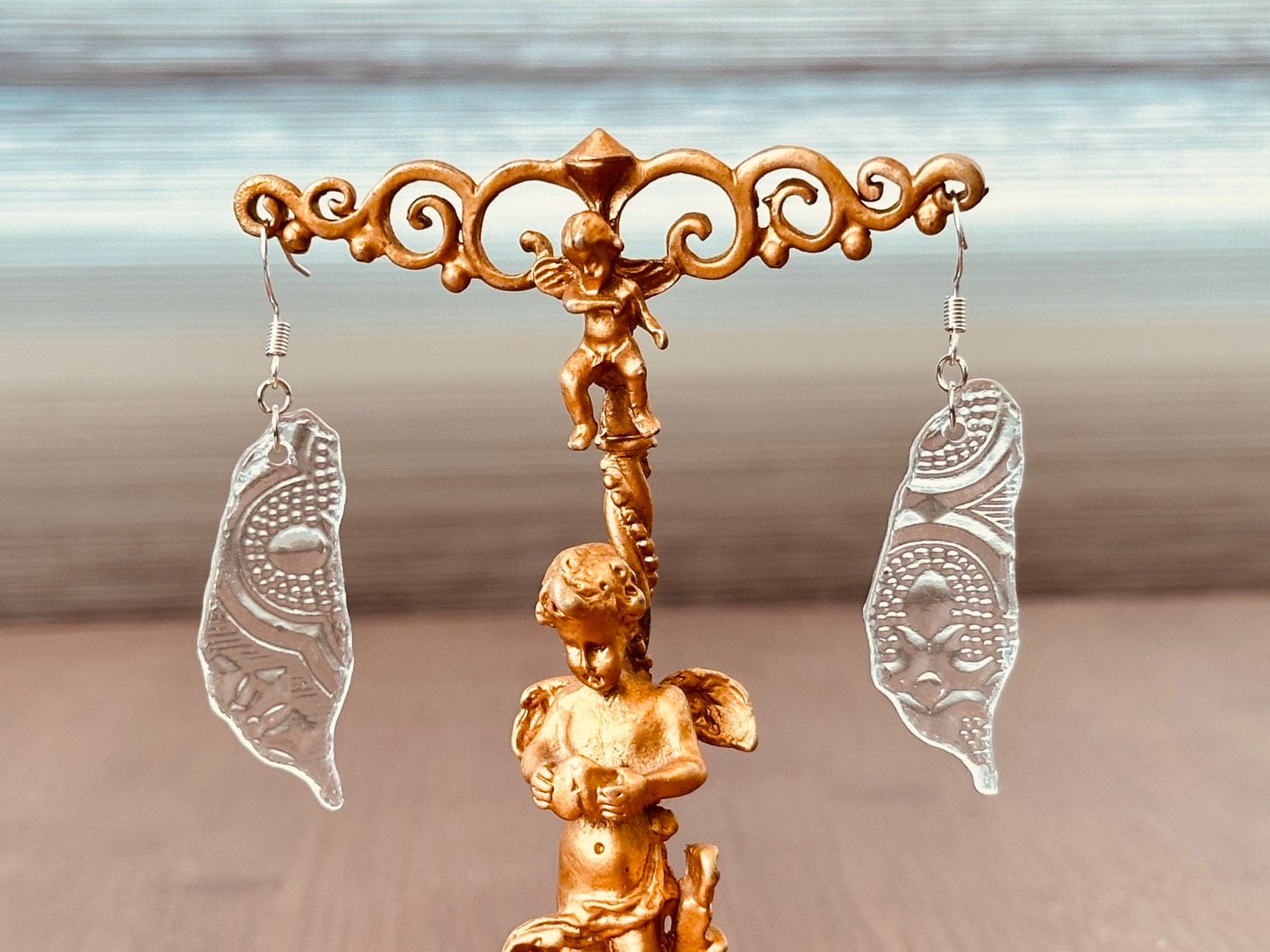 海棠花台灣耳環｜老窗花玻璃手作設計